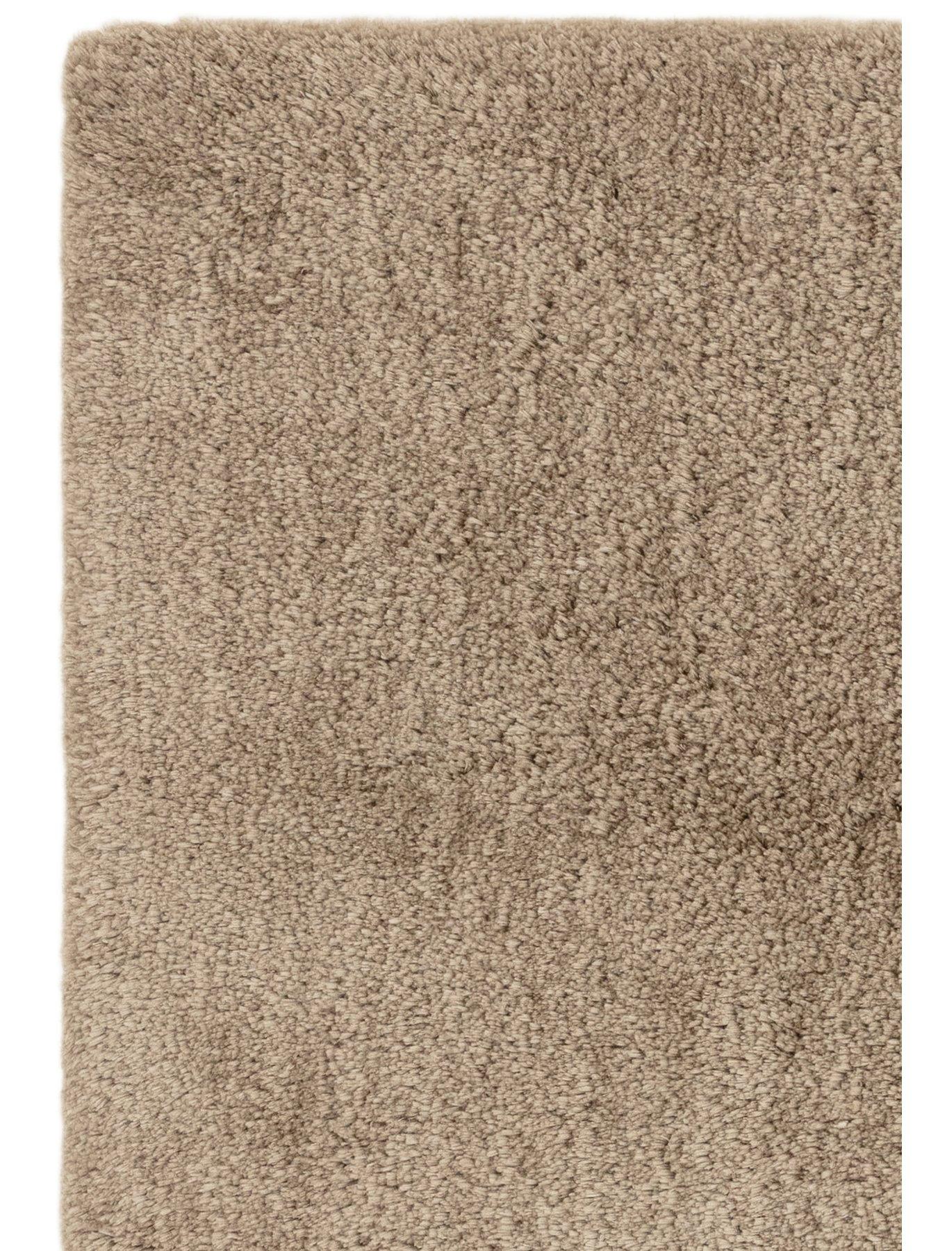 asiatic-opulence-rug-taupeoutfit