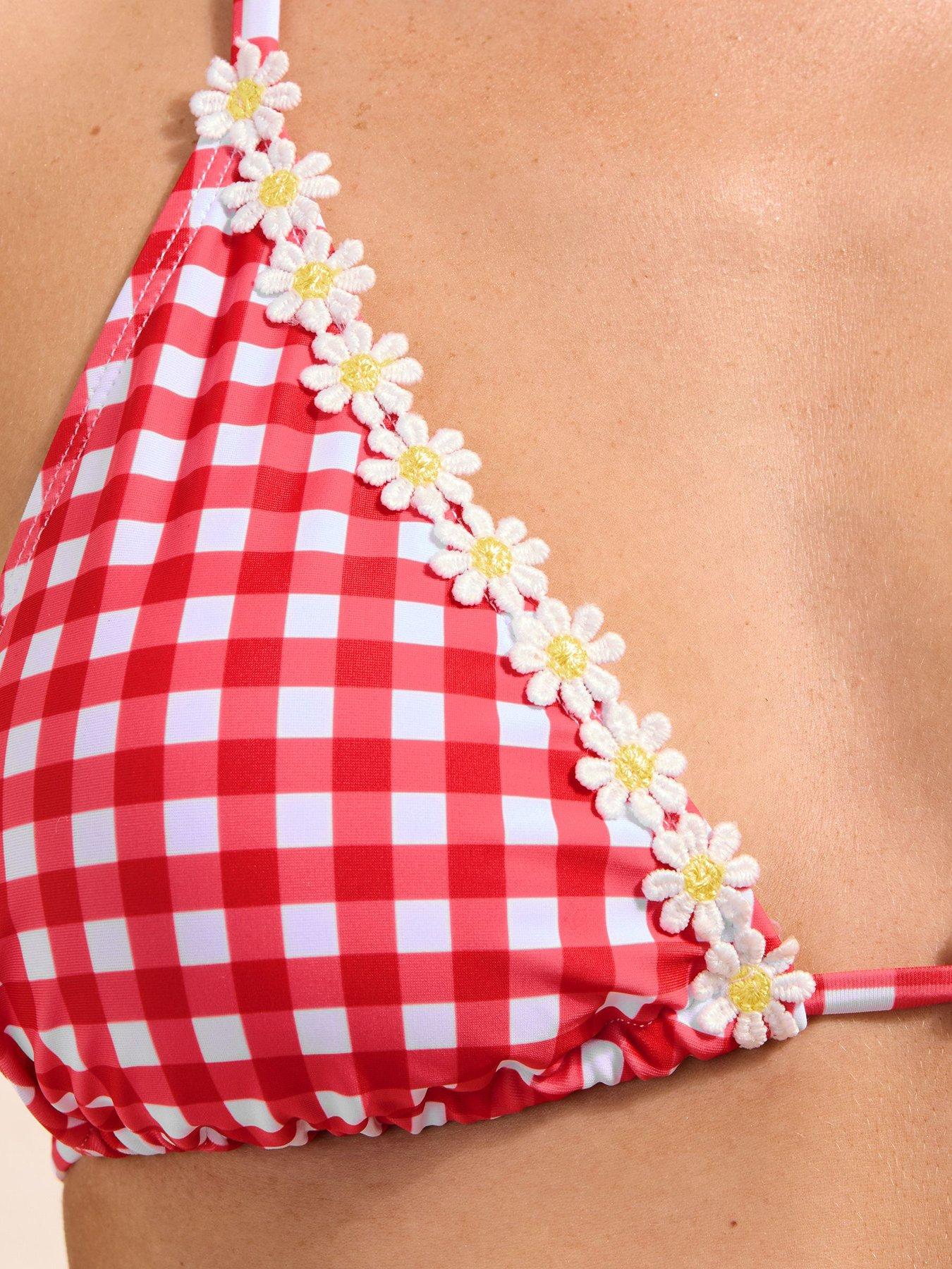 Image 4 of 5 of Friends Like These Ditsy Trim Triangle Set - Red