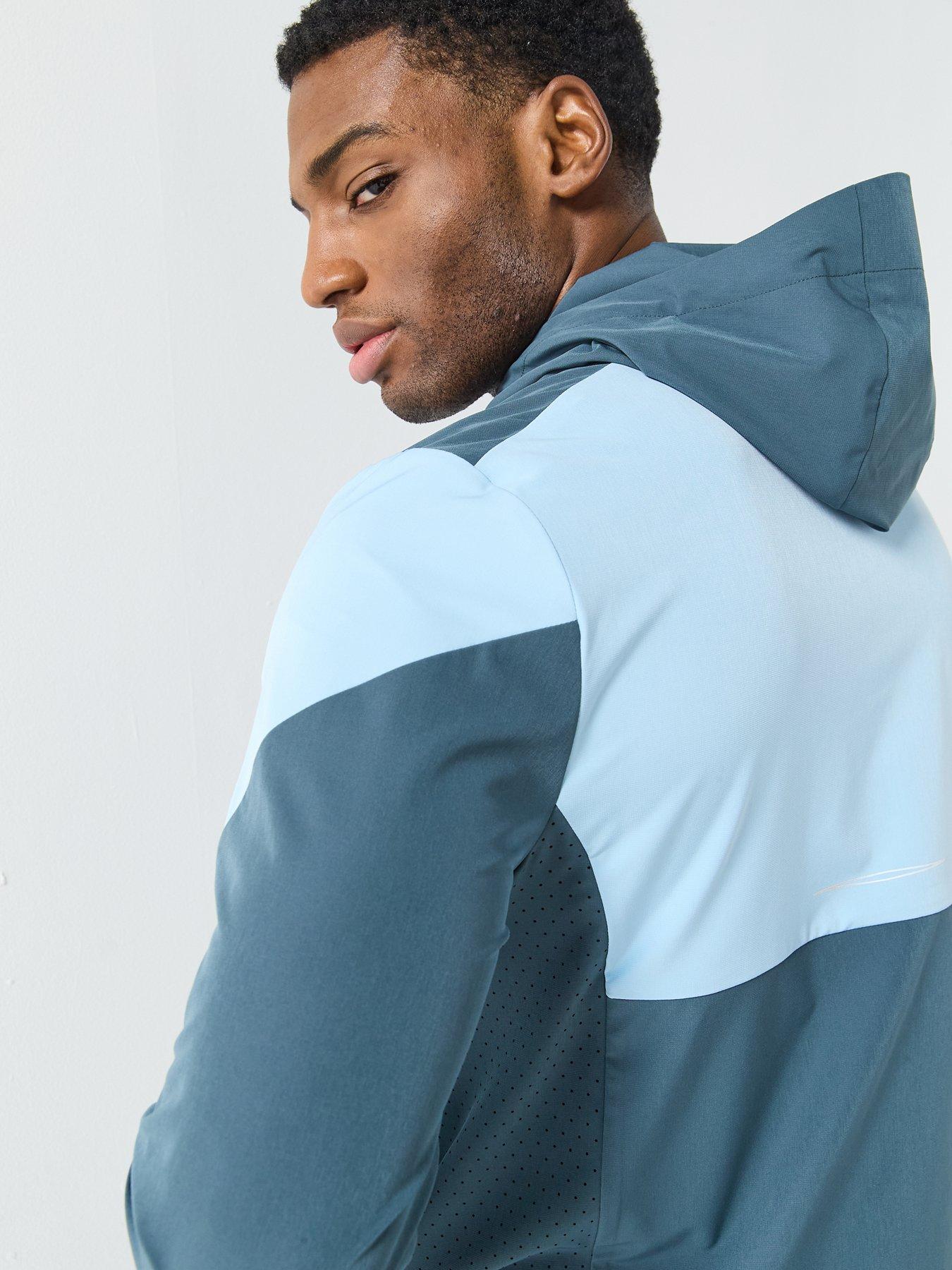 monterrain-mens-orbit-woven-running-hoody-greydetail