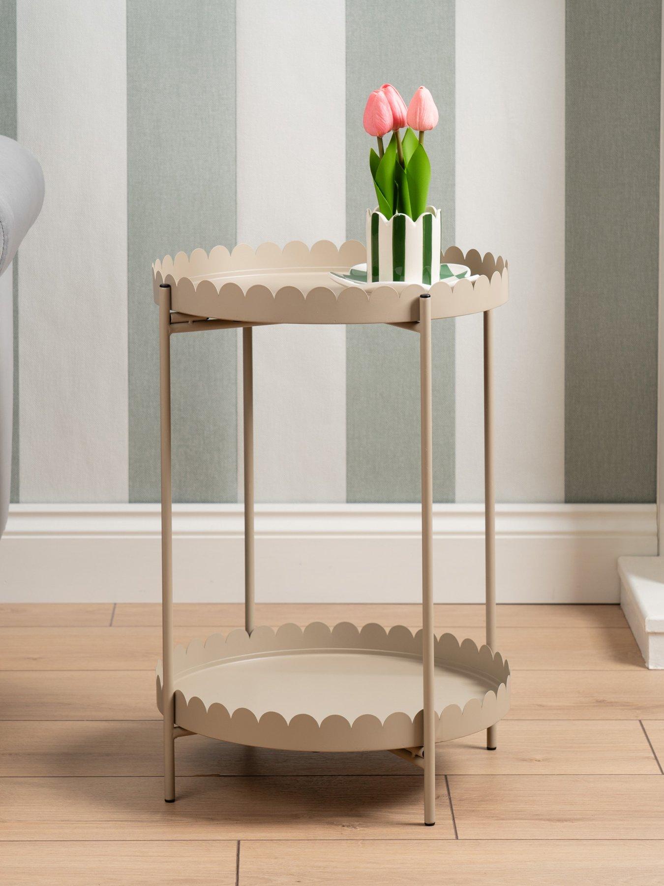 scottish-everlastings-round-scallop-table-beigefront