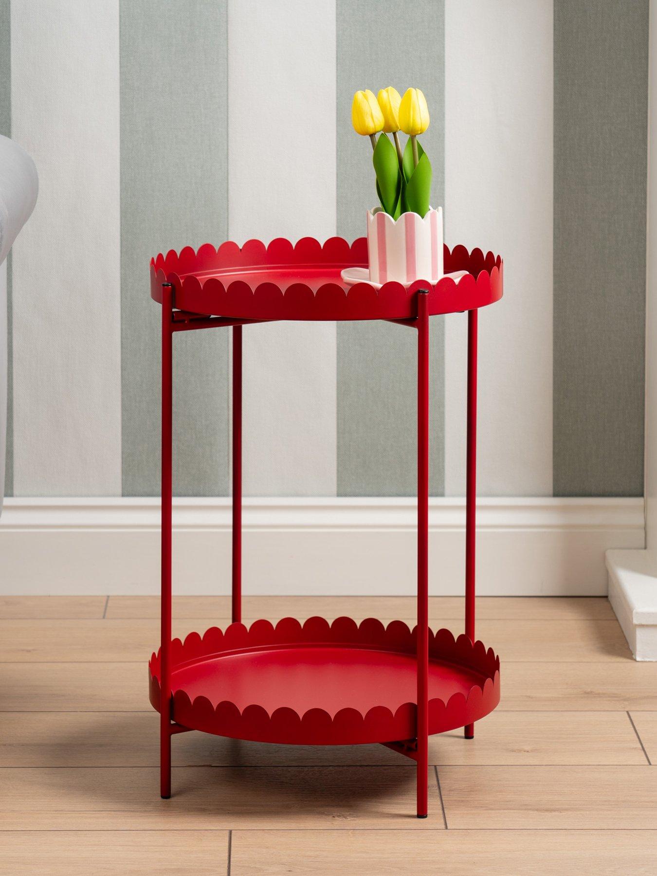 scottish-everlastings-round-scallop-table-red