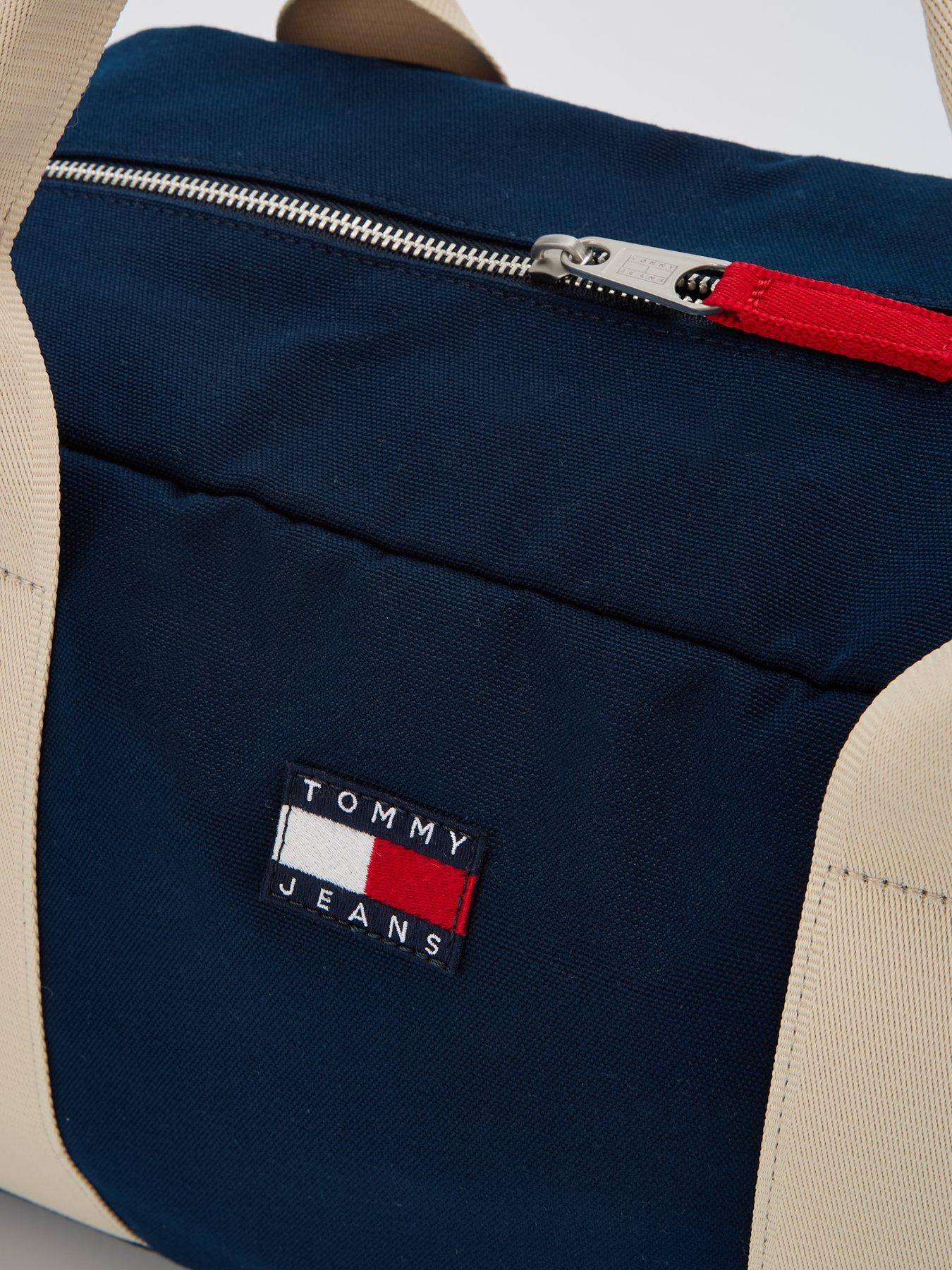 tommy-jeans-tommy-jeans-bold-varsity-duffle-bag-navyoutfit
