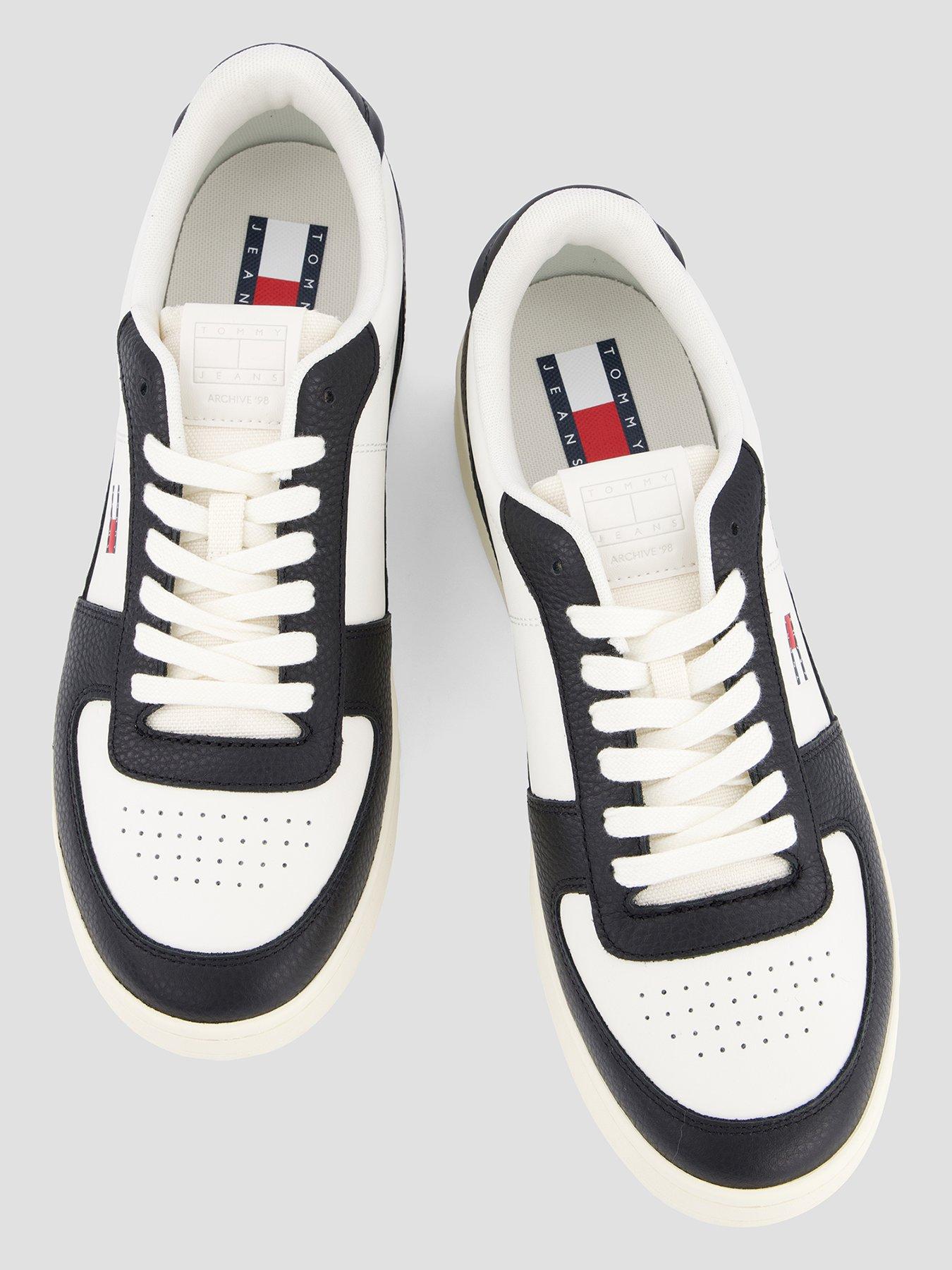 tommy-jeans-archive-98-colour-trainers-whiteoutfit