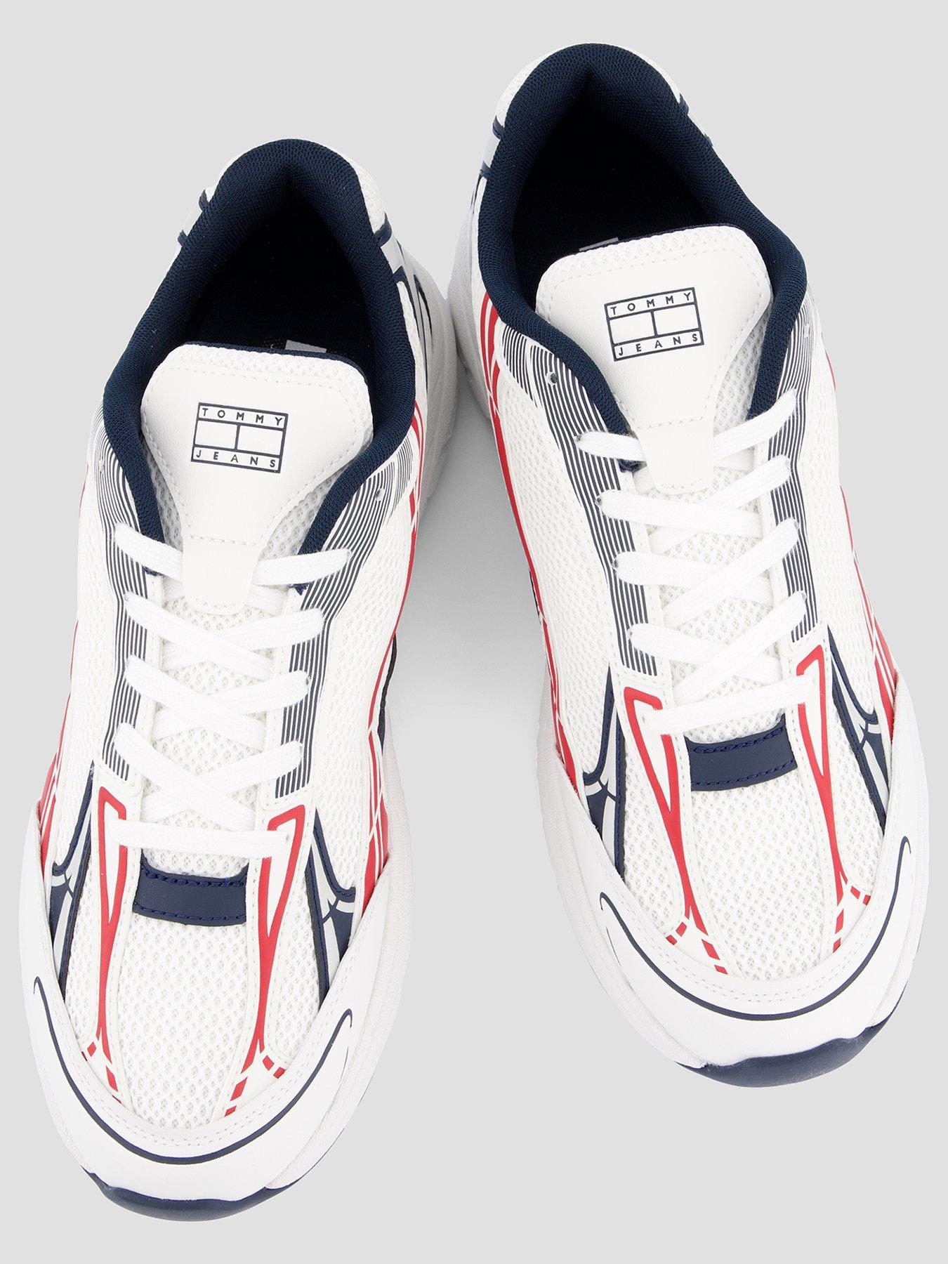 tommy-jeans-archive-25-trainers-whiteoutfit