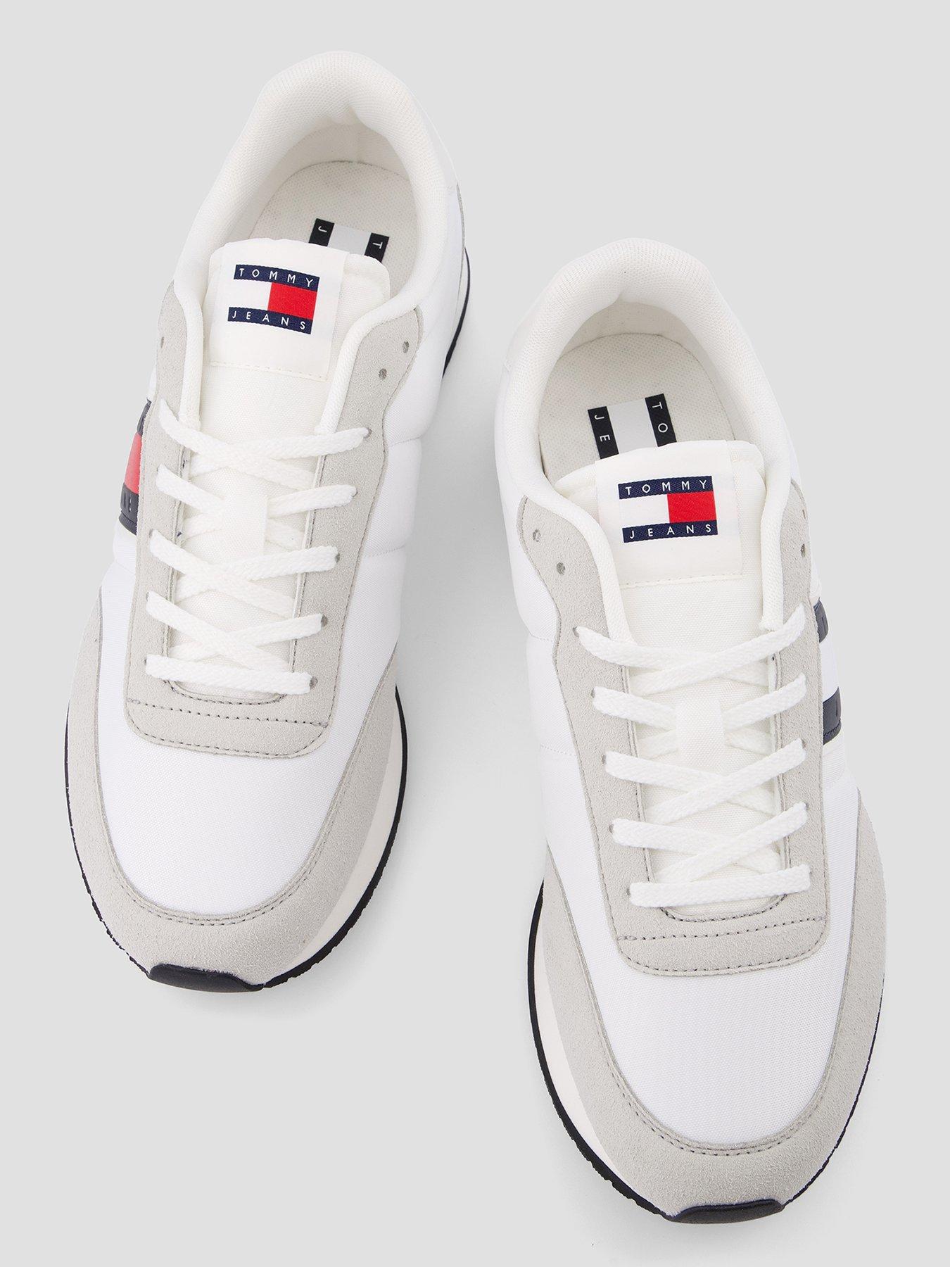 Image 3 of 7 of Tommy Jeans Classic Runner Trainers - White