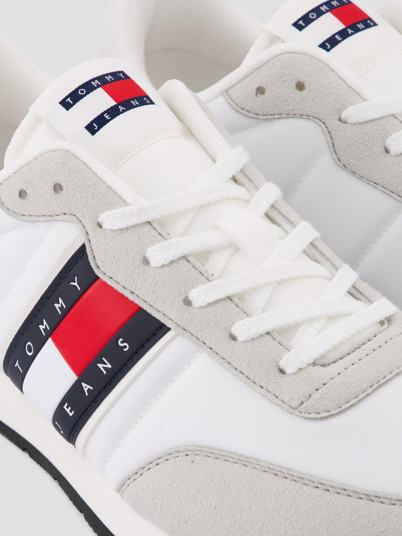 Image 5 of 7 of Tommy Jeans Classic Runner Trainers - White