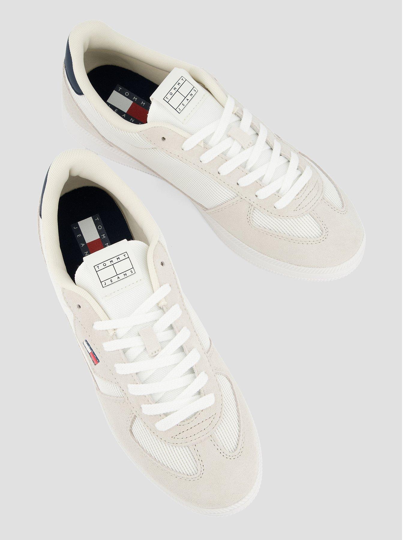tommy-jeans-the-greenwich-edge-mix-material-trainers-light-greyoutfit