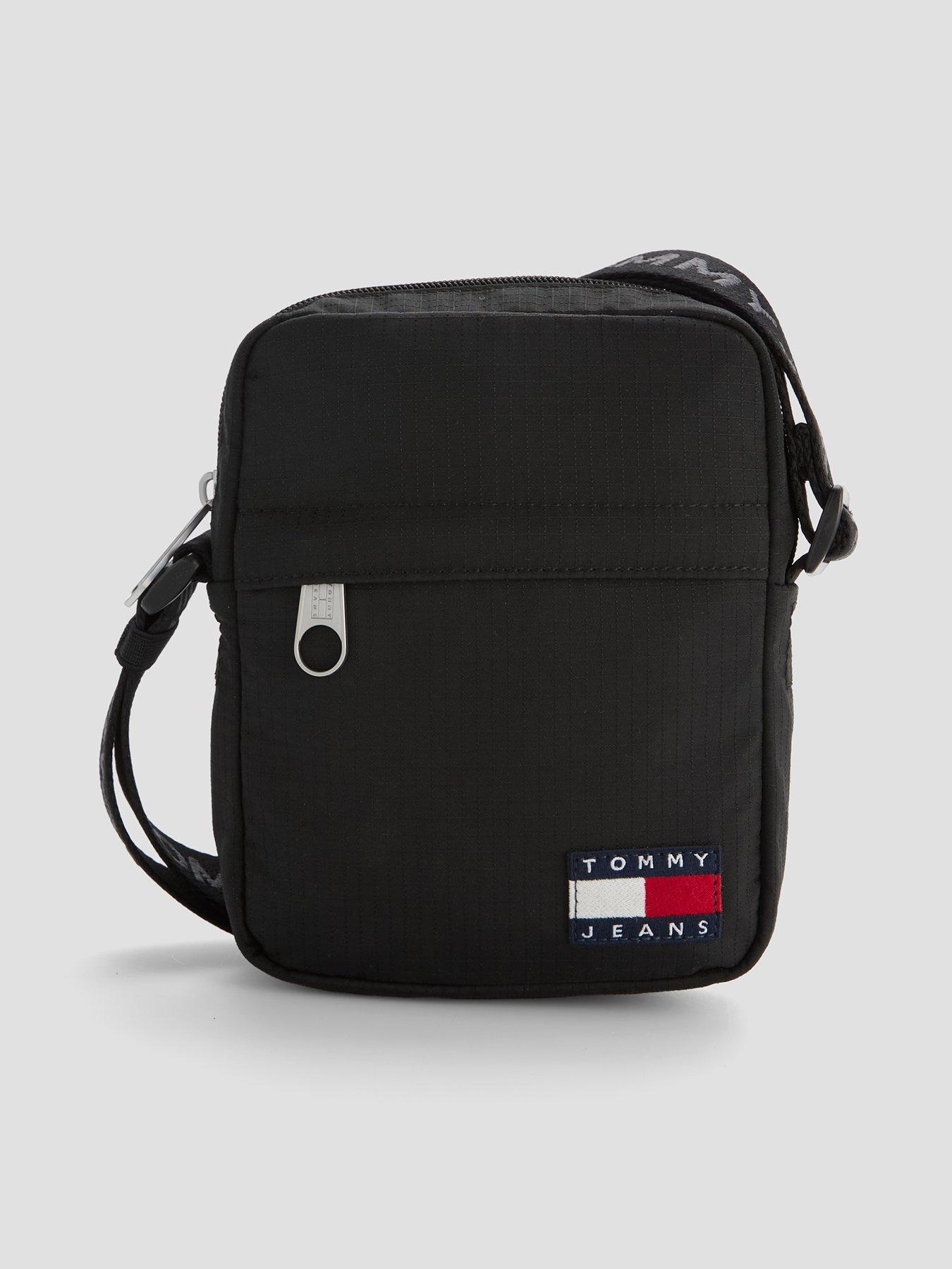 tommy-jeans-essential-daily-ripstop-reporter-bag-blackfront