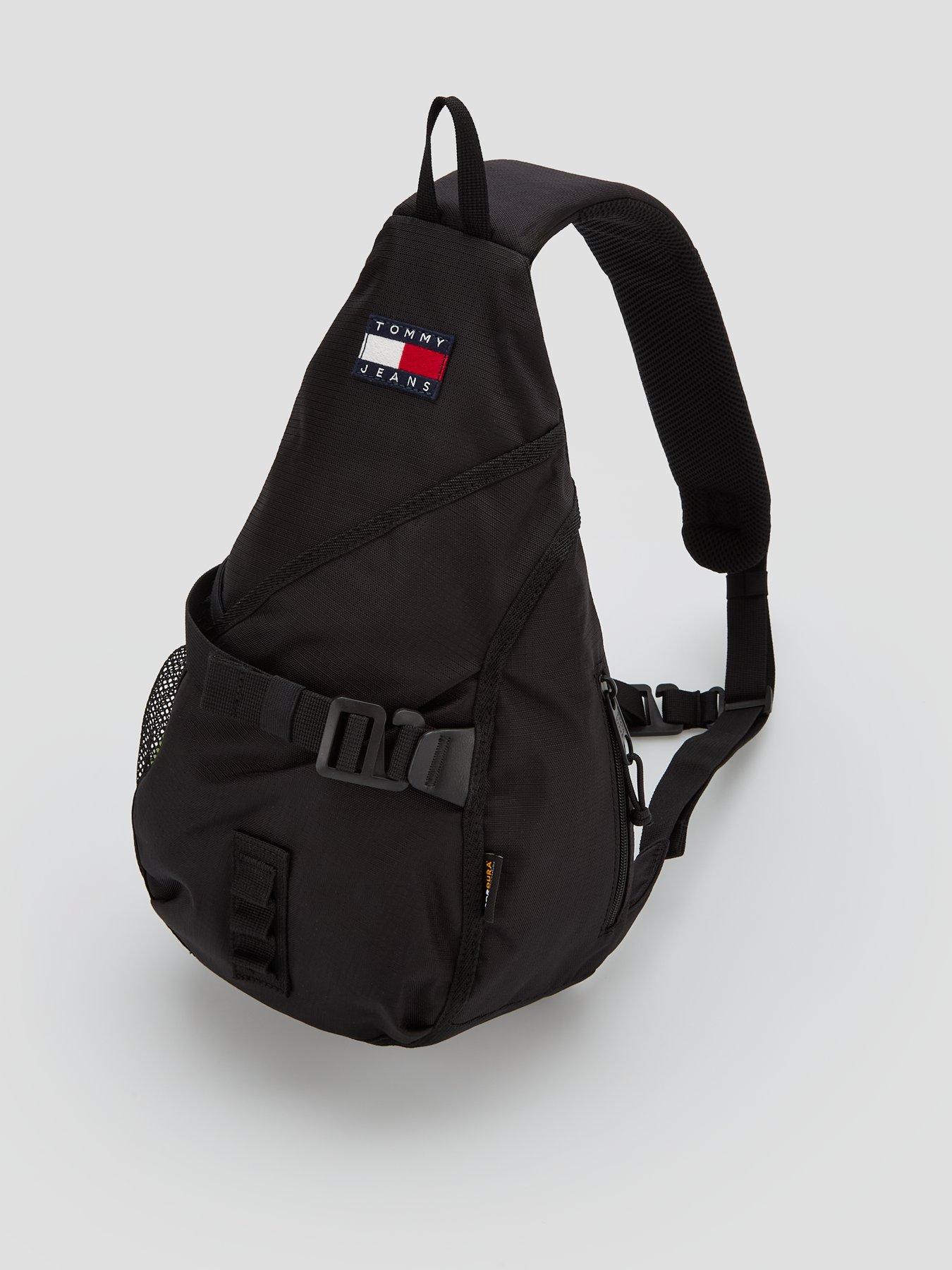 tommy-jeans-outdoor-sling-bag-blackback