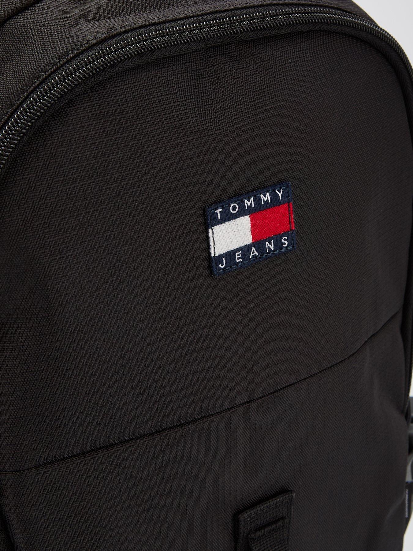 tommy-jeans-outdoor-backpack-blackdetail
