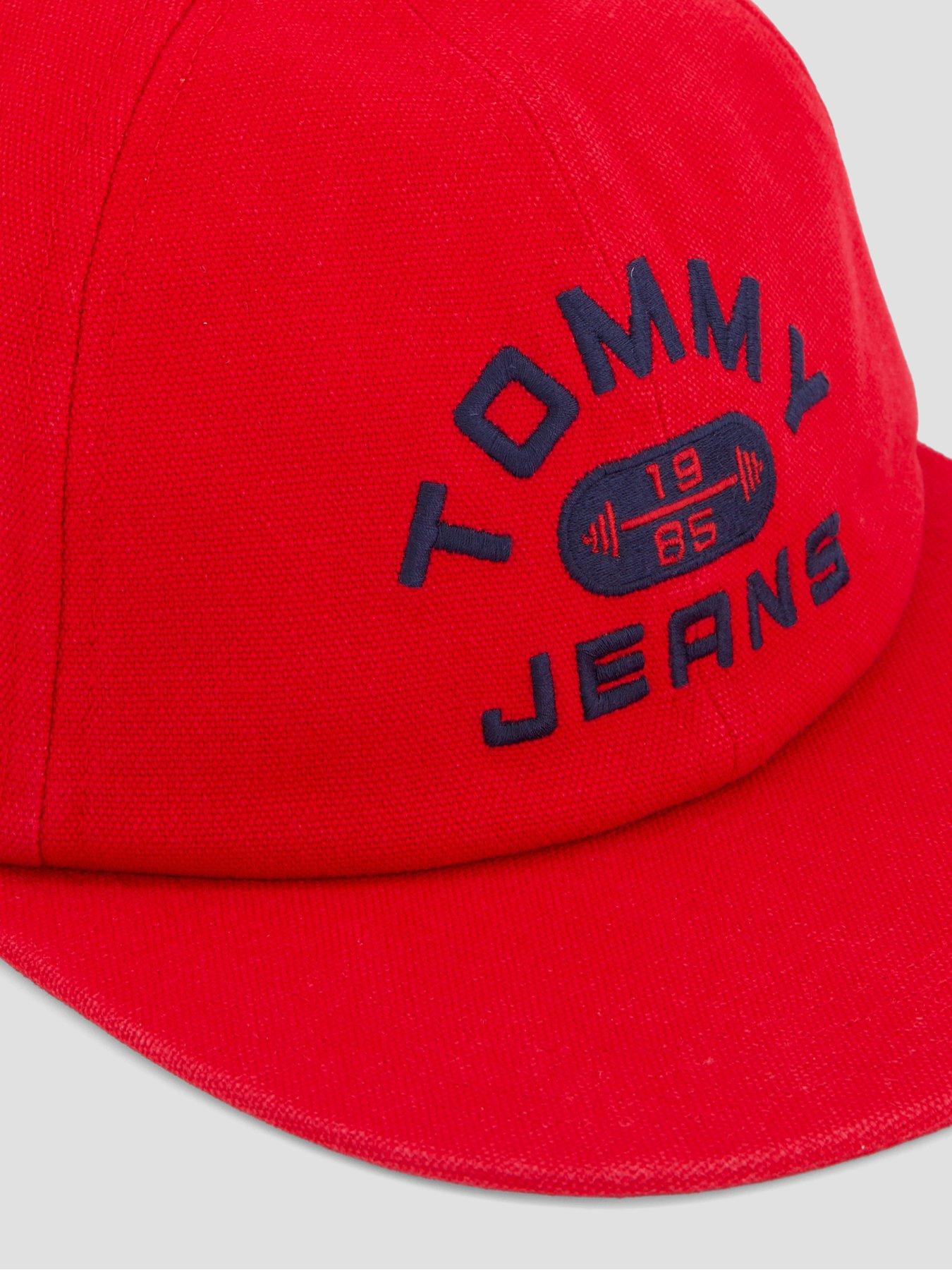 tommy-jeans-tommy-jeans-world-gym-graphic-cap-redoutfit