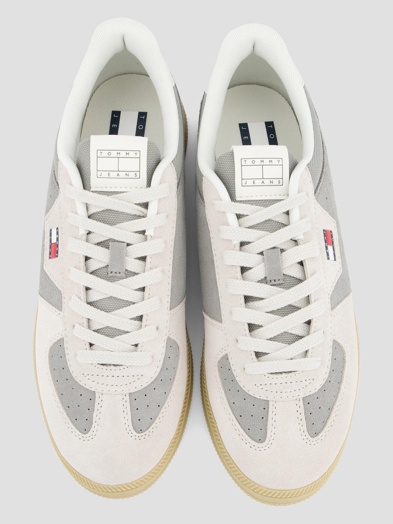 tommy-jeans-the-greenwich-edge-suede-trainers-greyoutfit