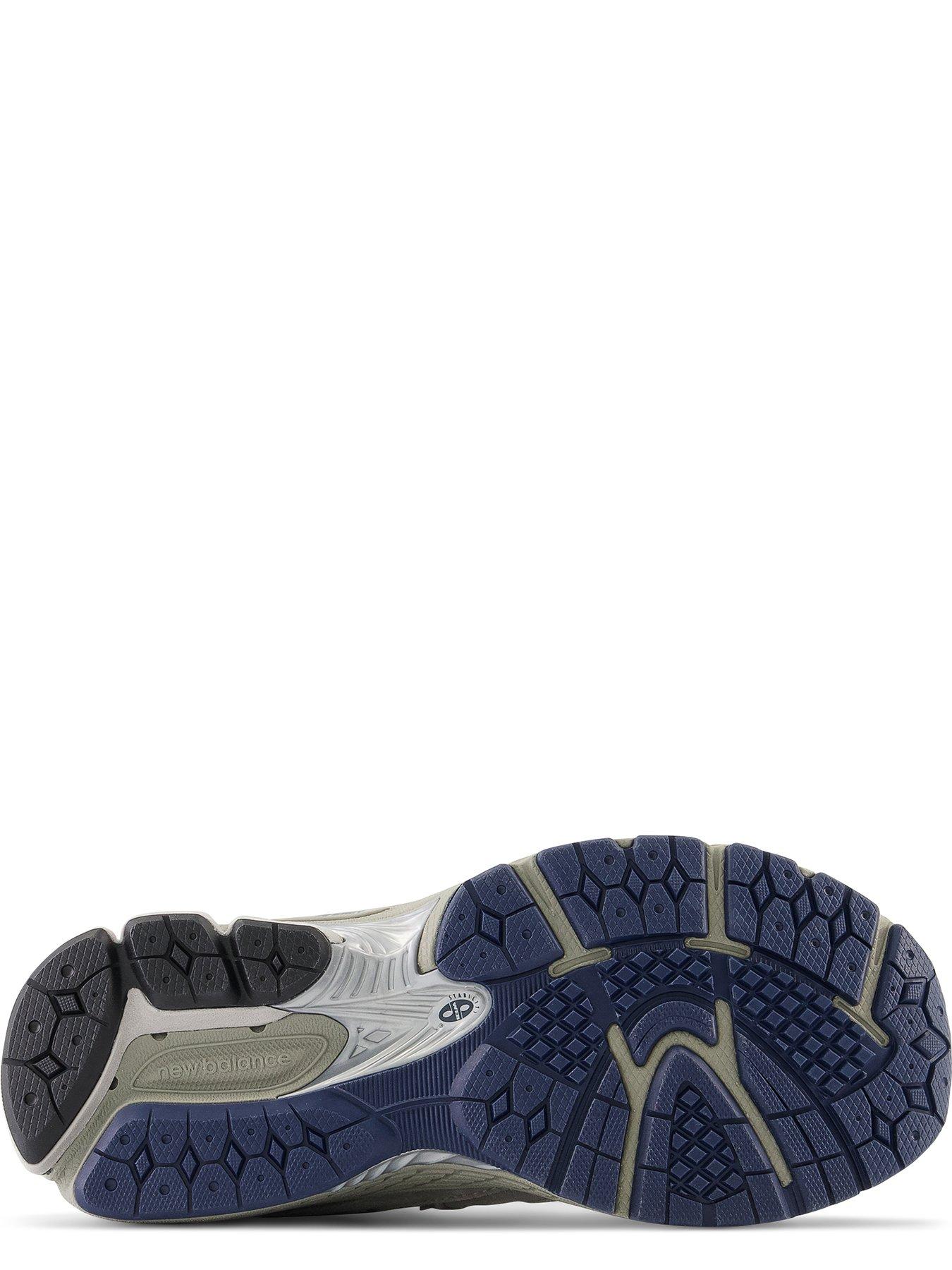 new-balance-junior-2002-trainer-greydetail
