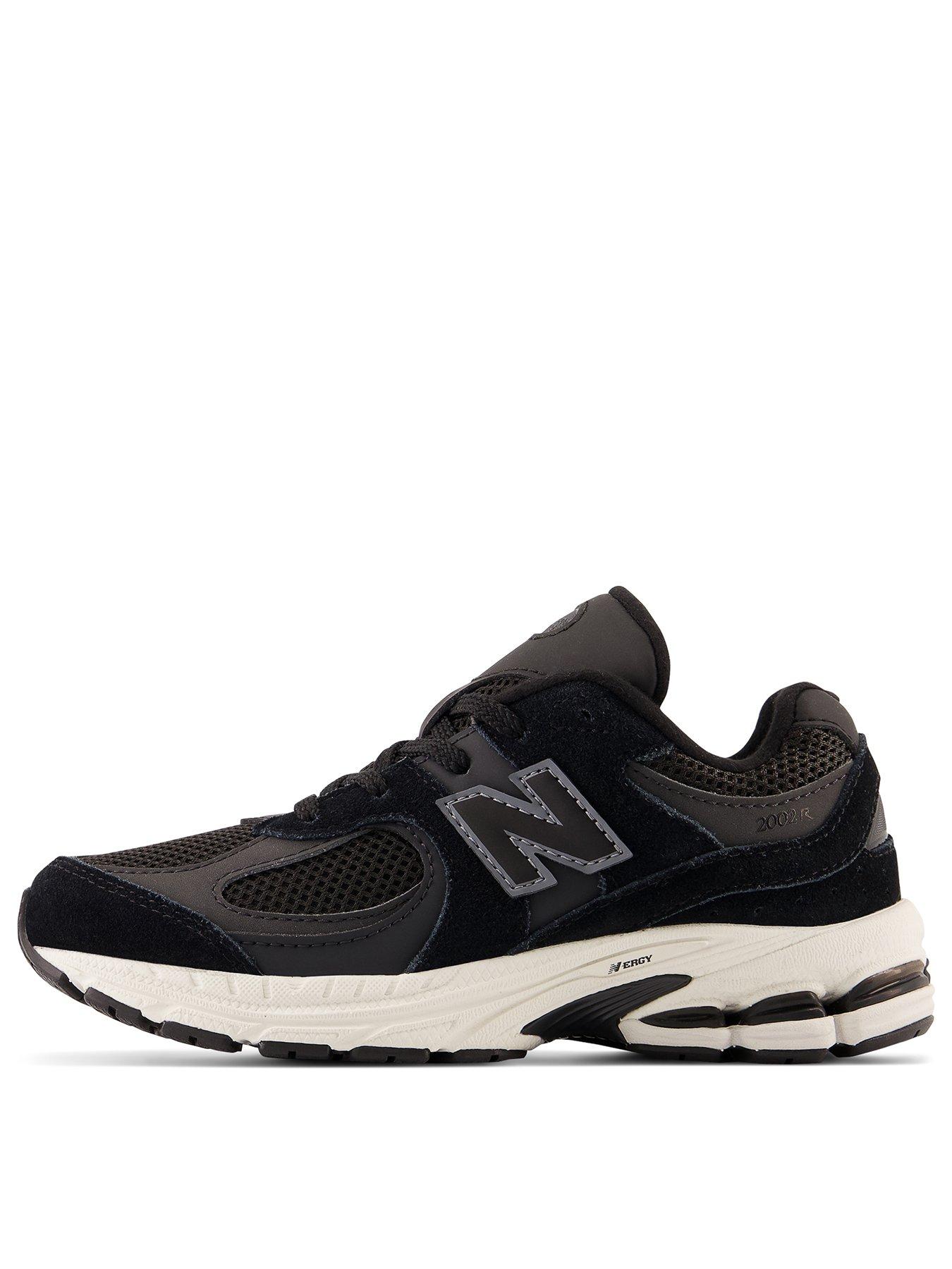 new-balance-kids-2002-trainer-blackback