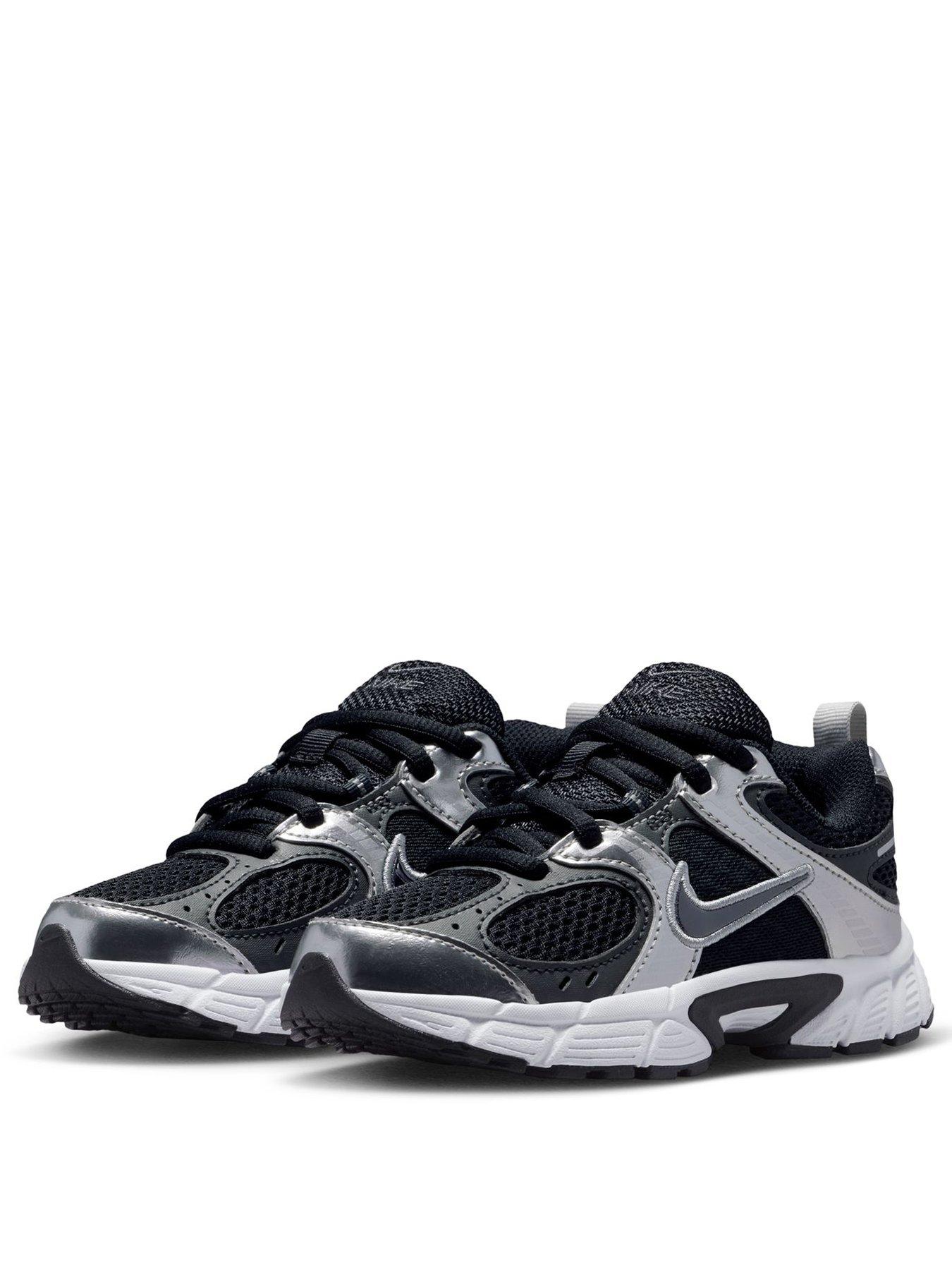 Image 2 of 7 of Nike Little Kids V5 Rnr Trainers - Black