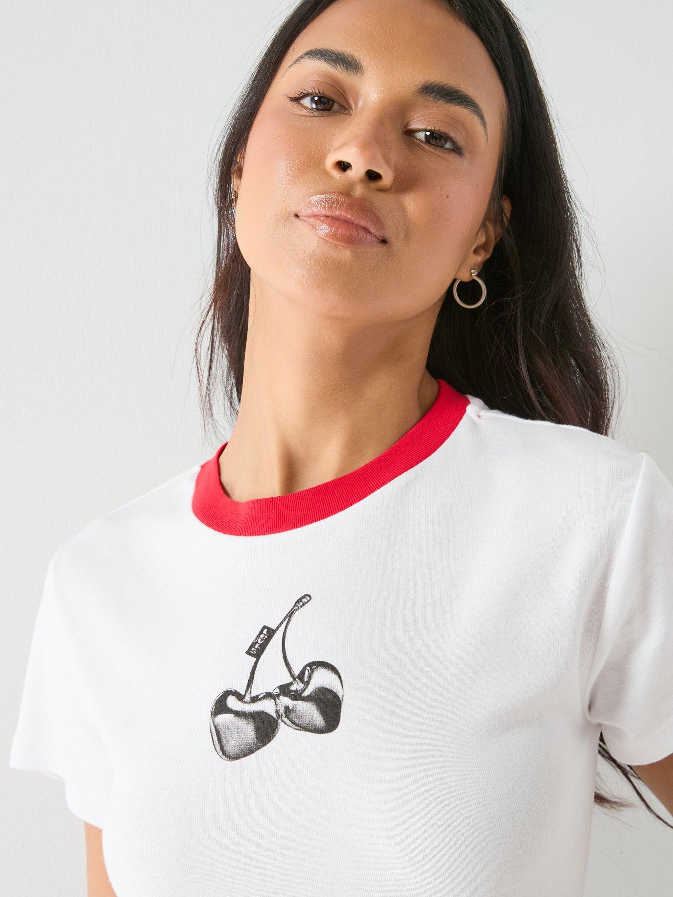levis-gr-essential-sporty-t-shirt-whiteoutfit