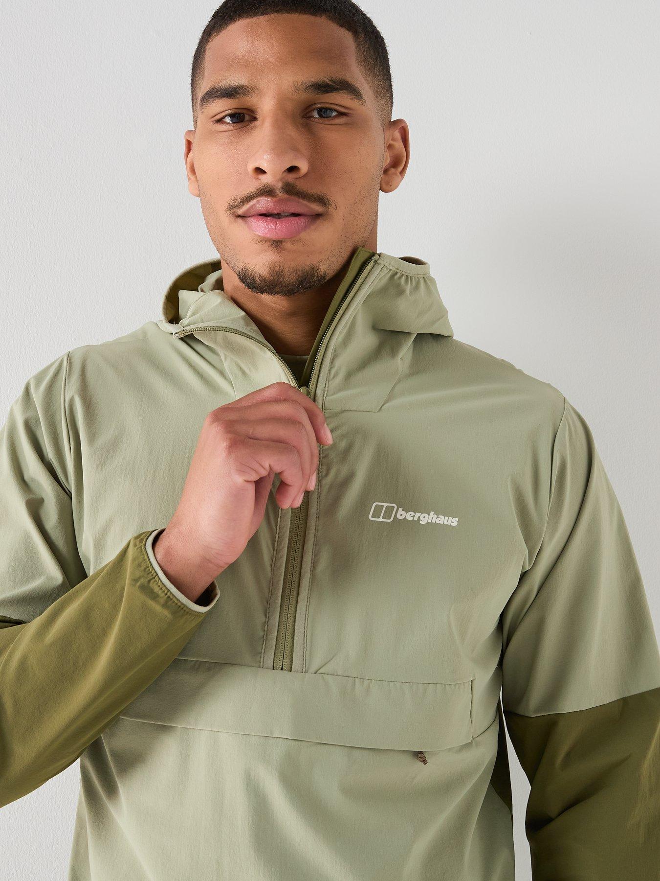 berghaus-mens-wandermoor-windbreaker-greenoutfit