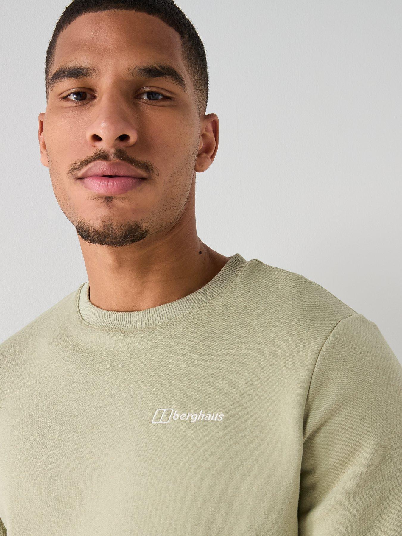 berghaus-mens-logo-crew-sweatshirt-greenoutfit