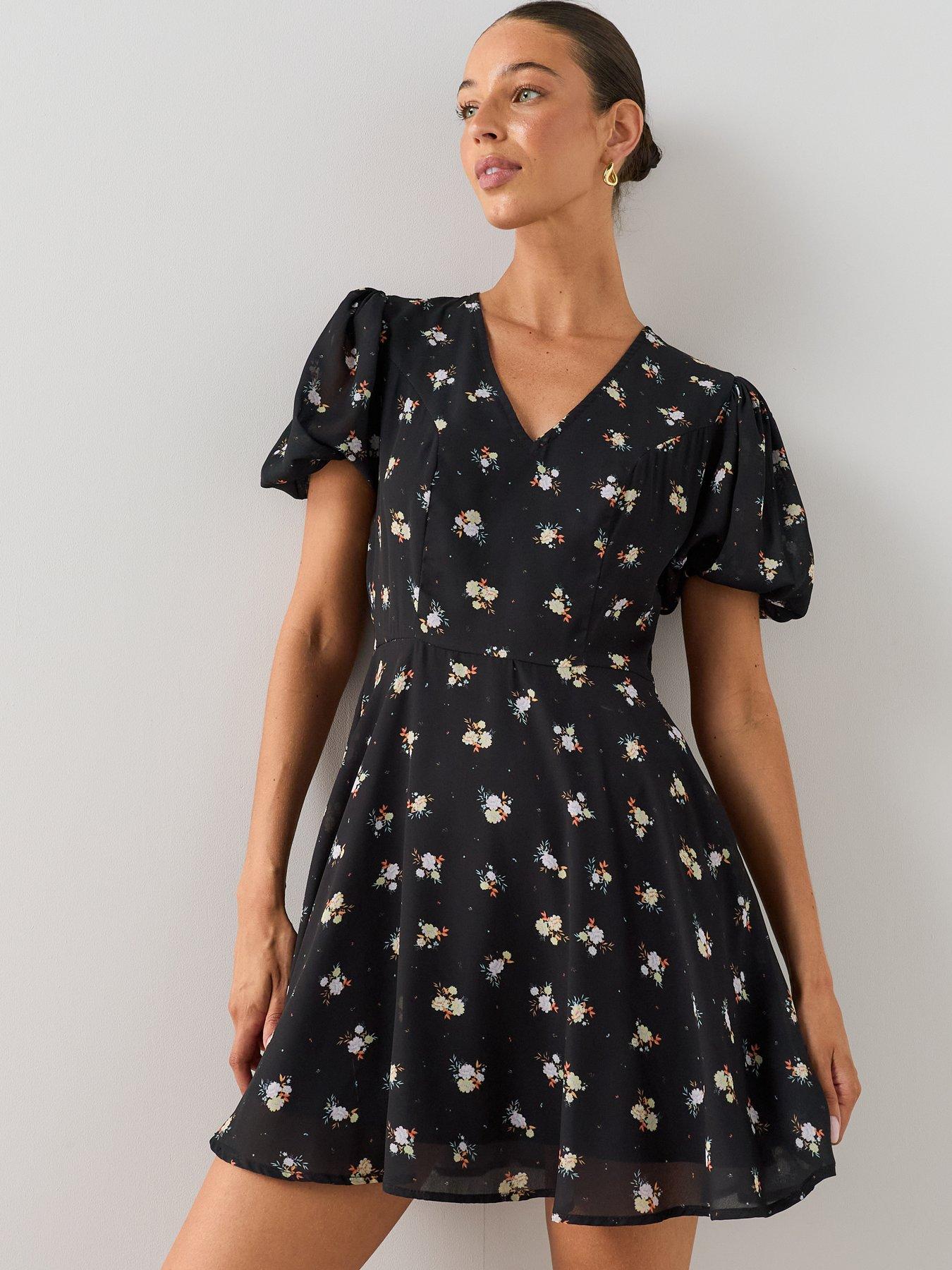 Image 4 of 7 of The Very Collection Printed Frill Tea Dress - Black