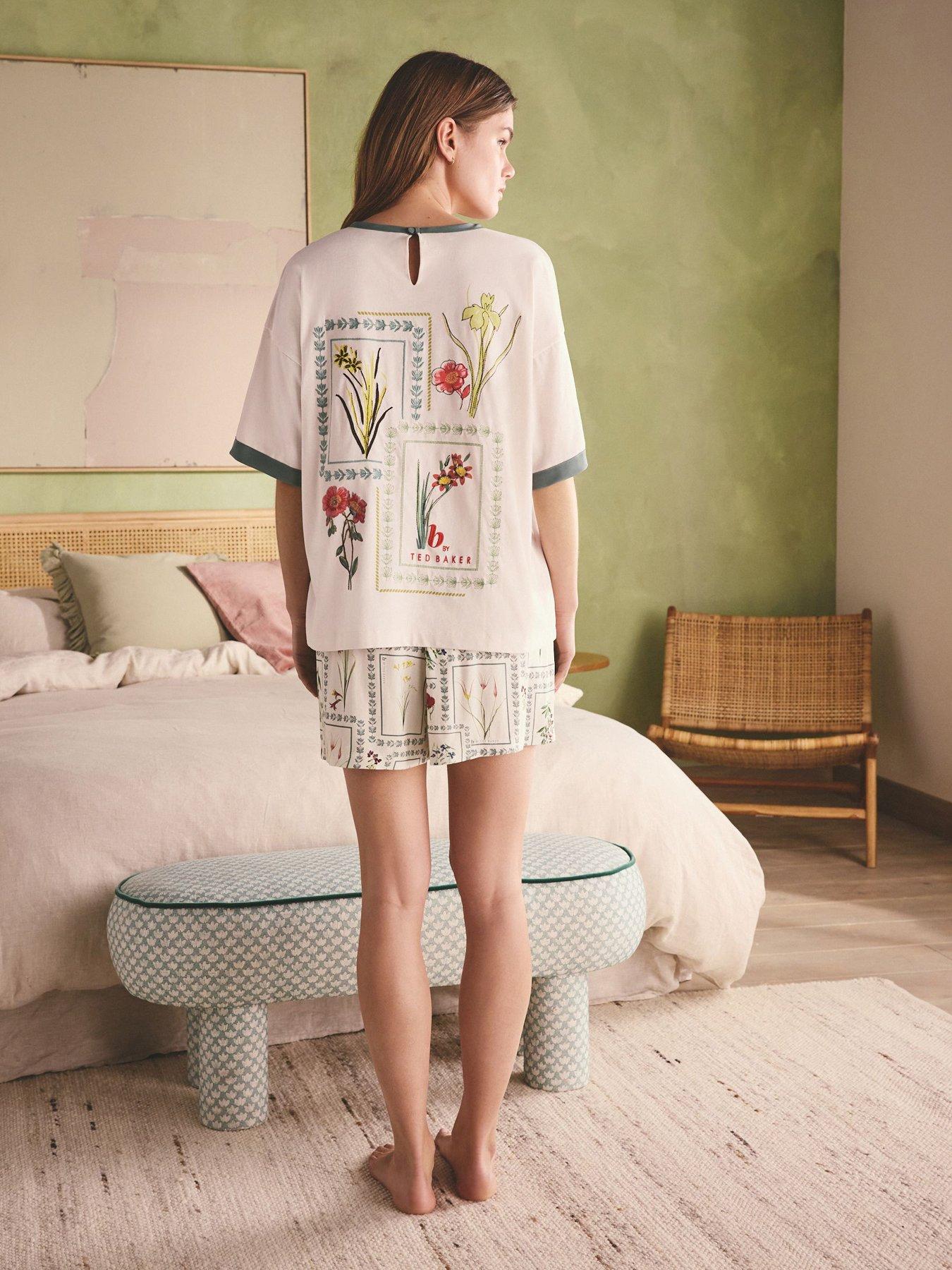 Image 2 of 6 of B By Ted Baker Patch Shorts Pyjama Set - Ecru/Green