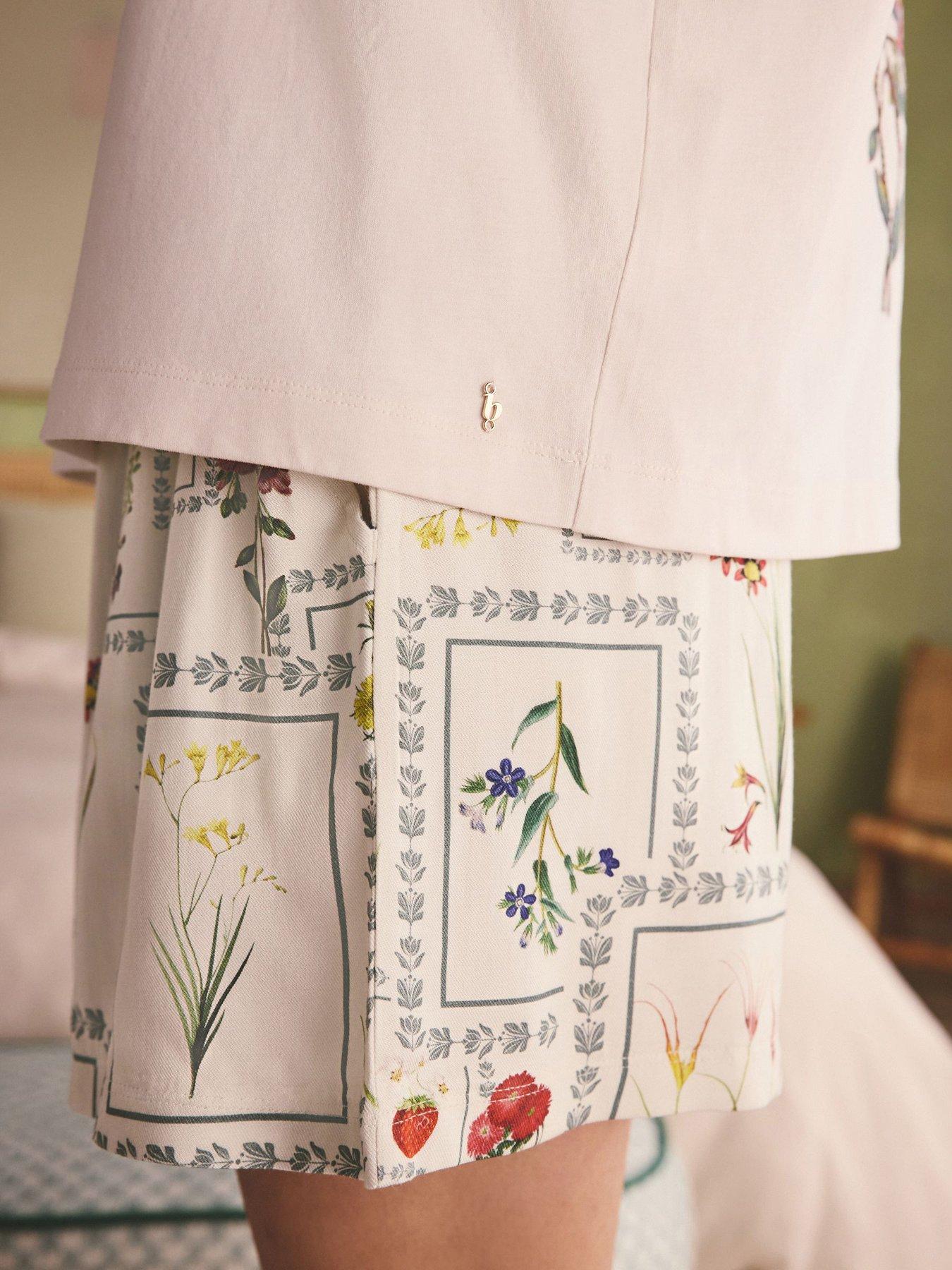 Image 5 of 6 of B By Ted Baker Patch Shorts Pyjama Set - Ecru/Green