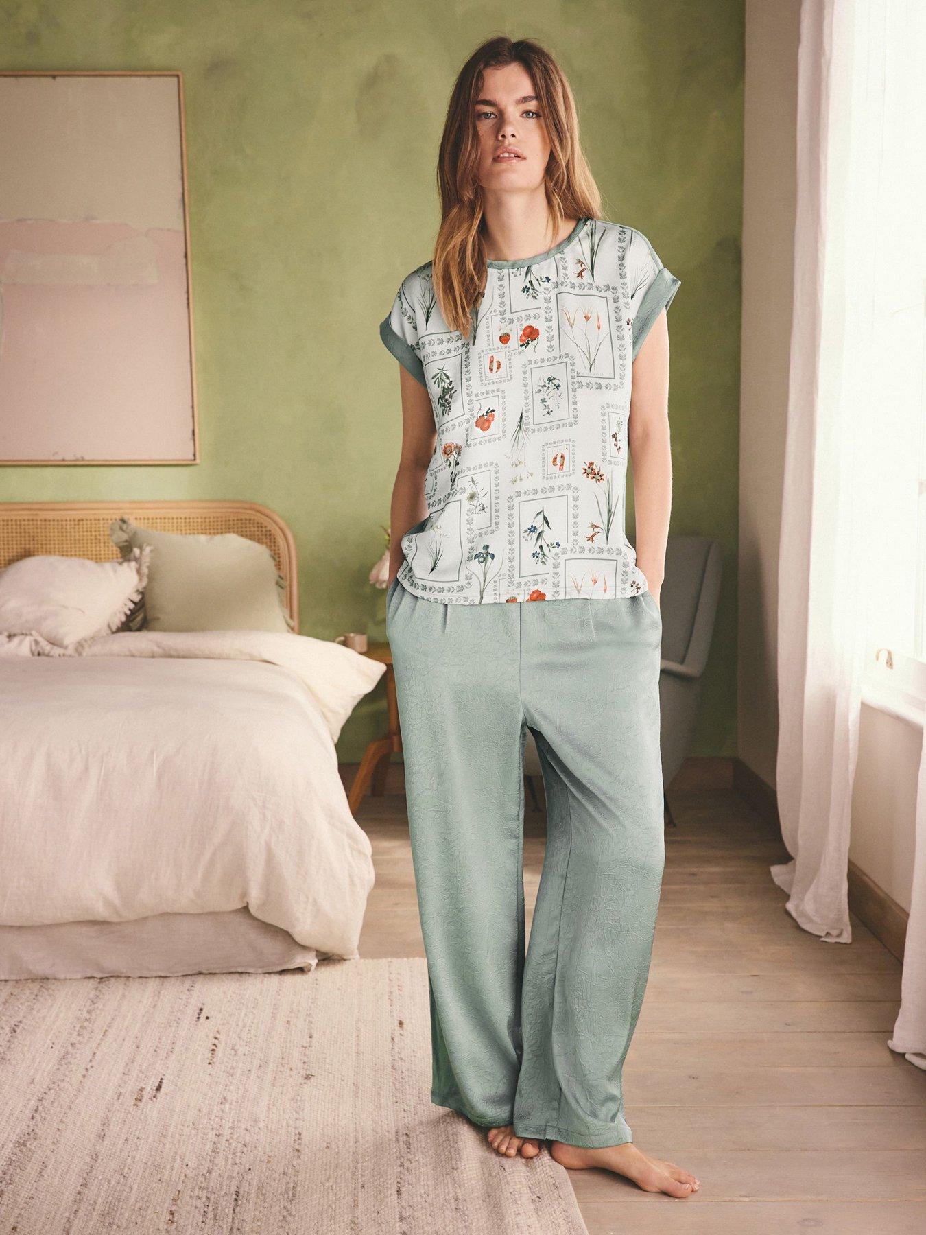 B By Ted Baker Patch T-Shirt Pyjama Set - Green
