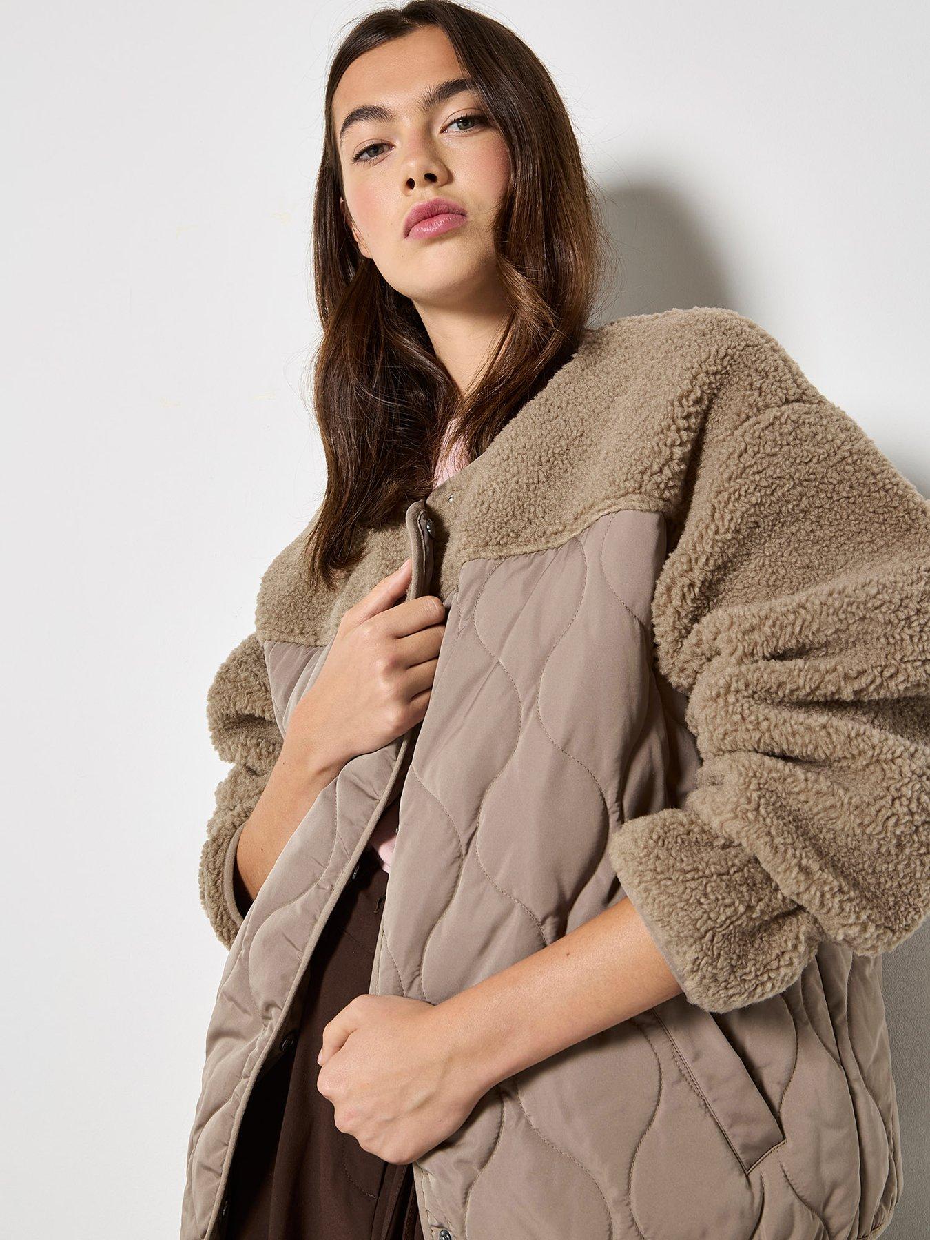 apricot-contrast-borg-quilted-jacketdetail