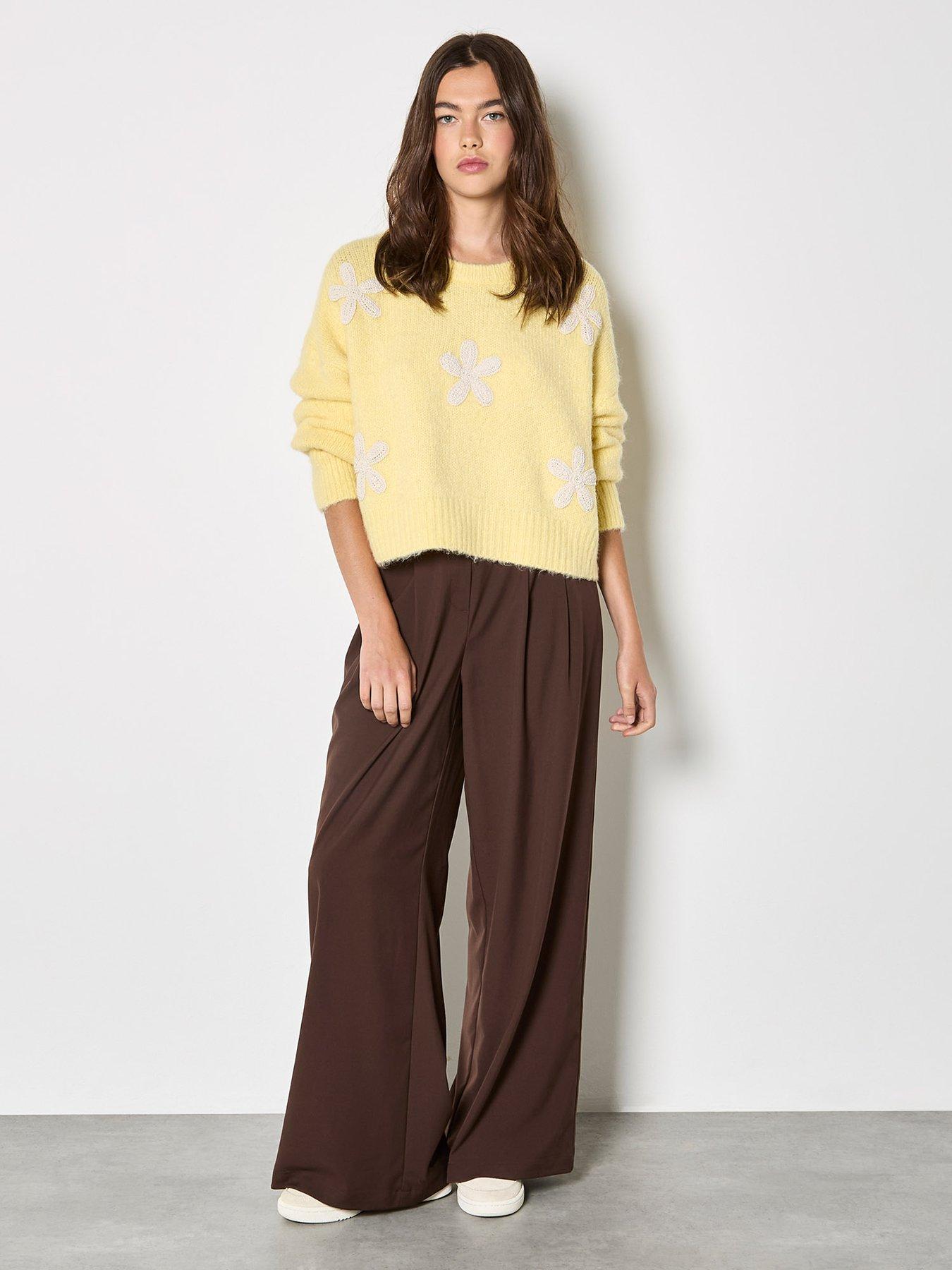 apricot-daisy-applique-chunky-knit-jumperback