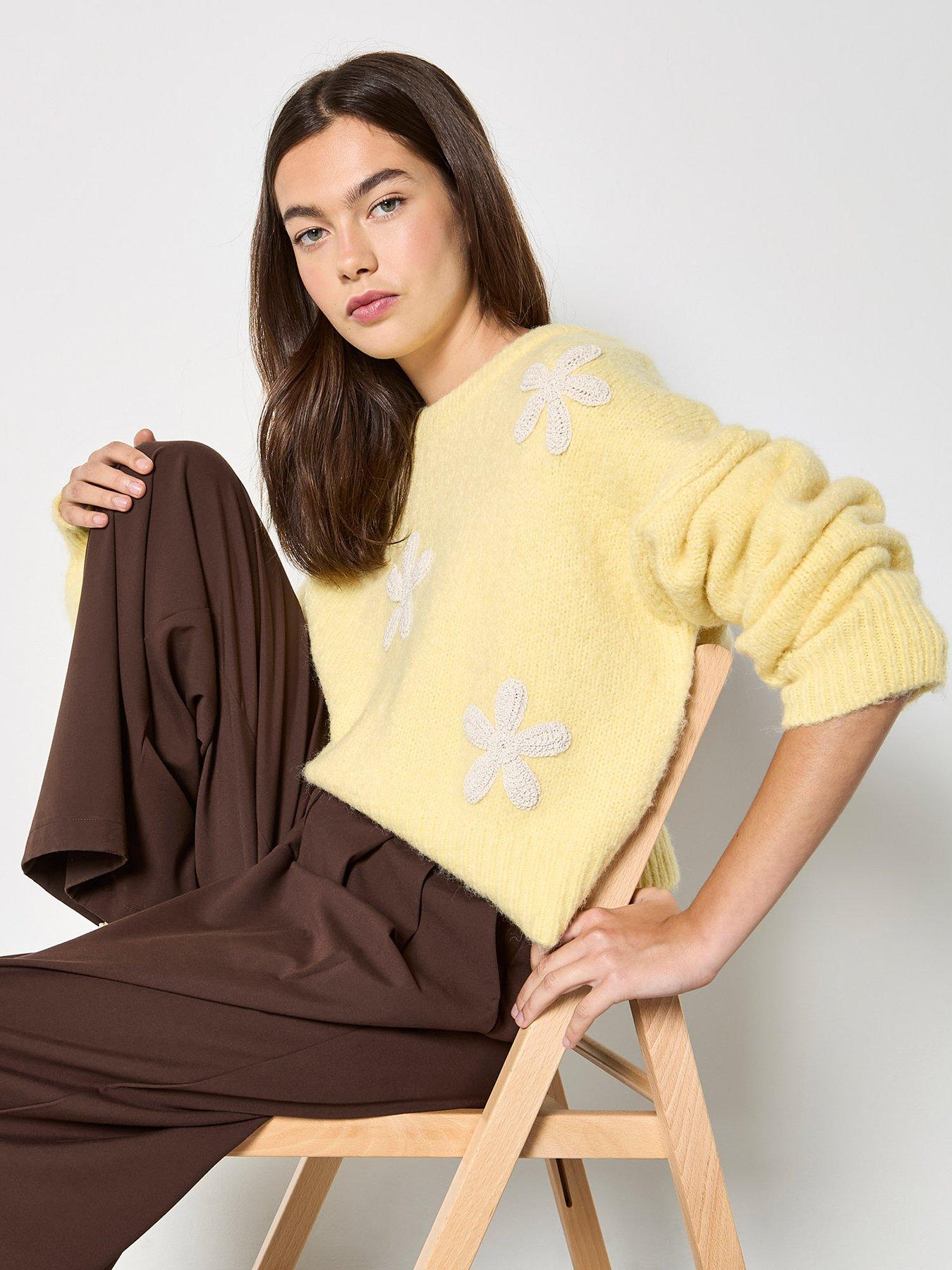 apricot-daisy-applique-chunky-knit-jumperoutfit