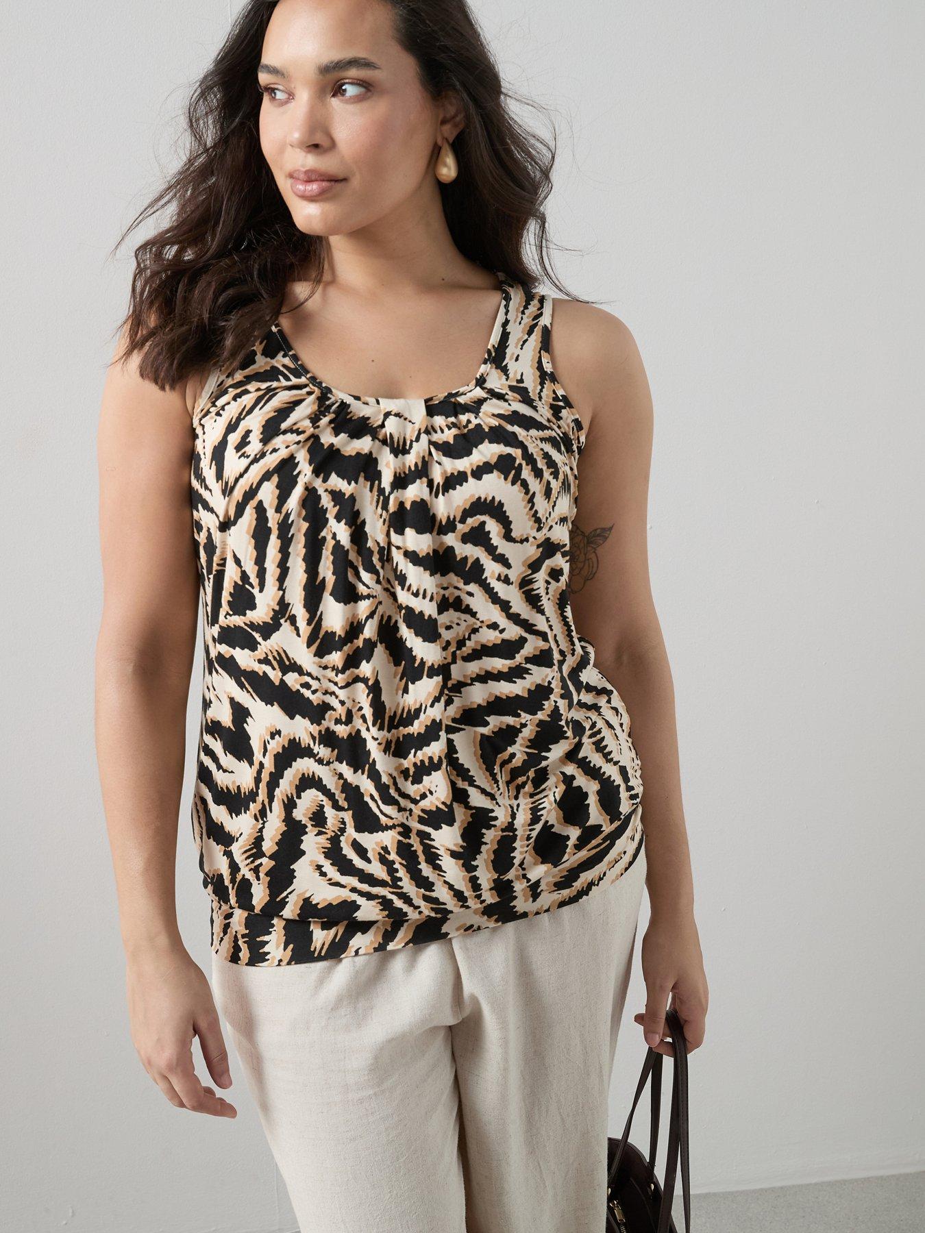 The Very Collection Curve Banded Hem Vest
