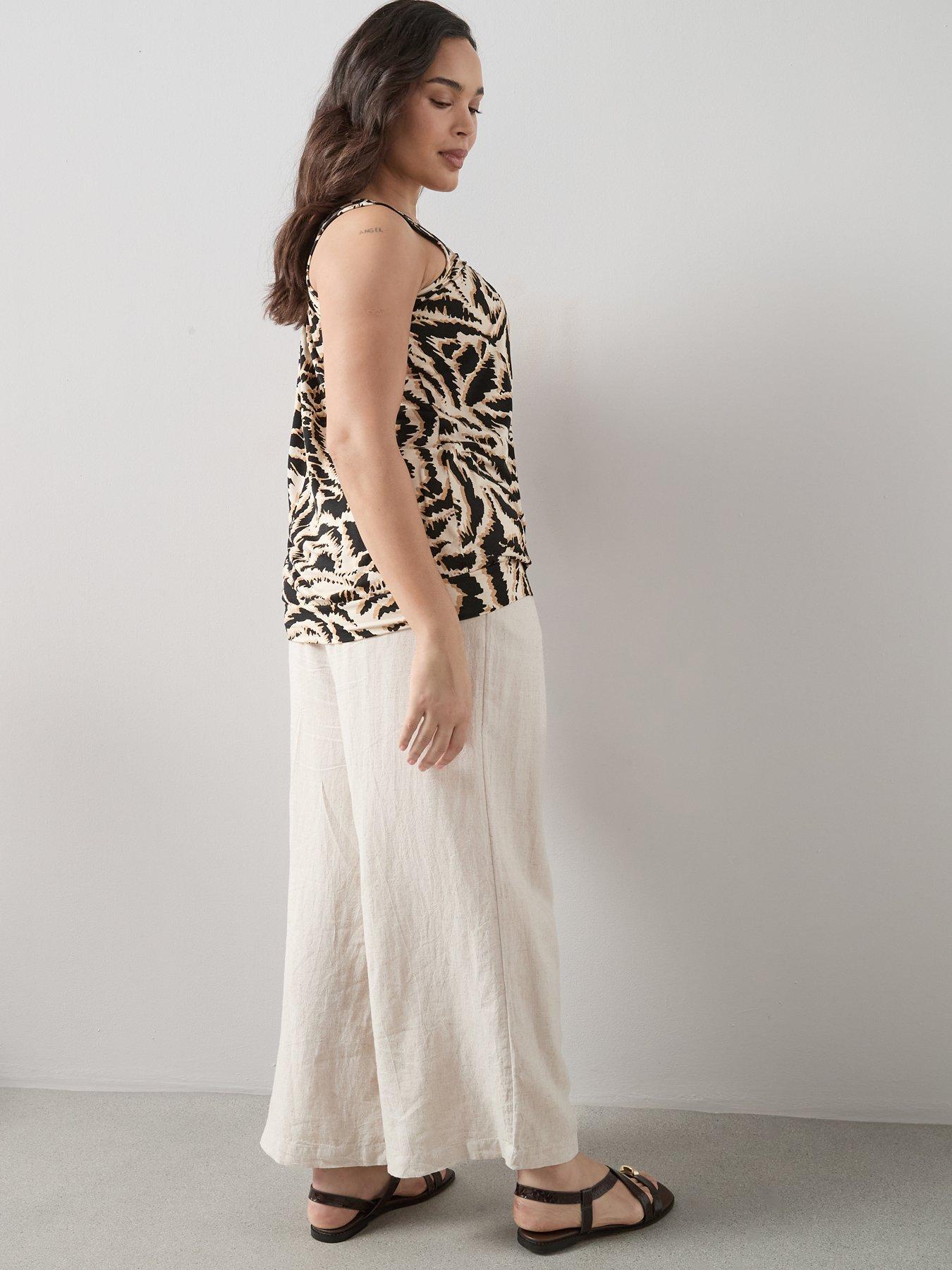 Image 5 of 6 of The Very Collection Curve Banded Hem Vest