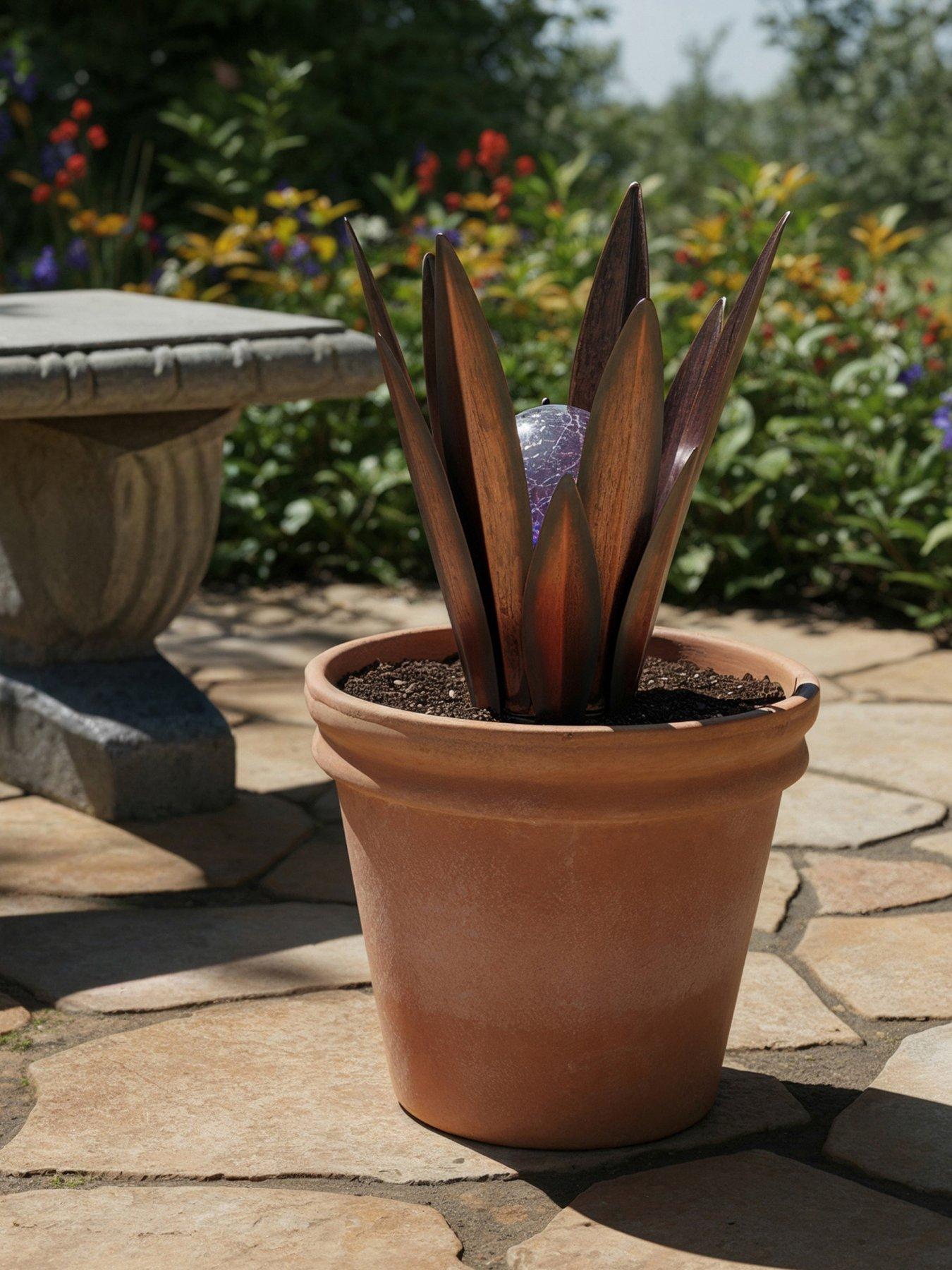 streetwize-solar-agave-lightfront