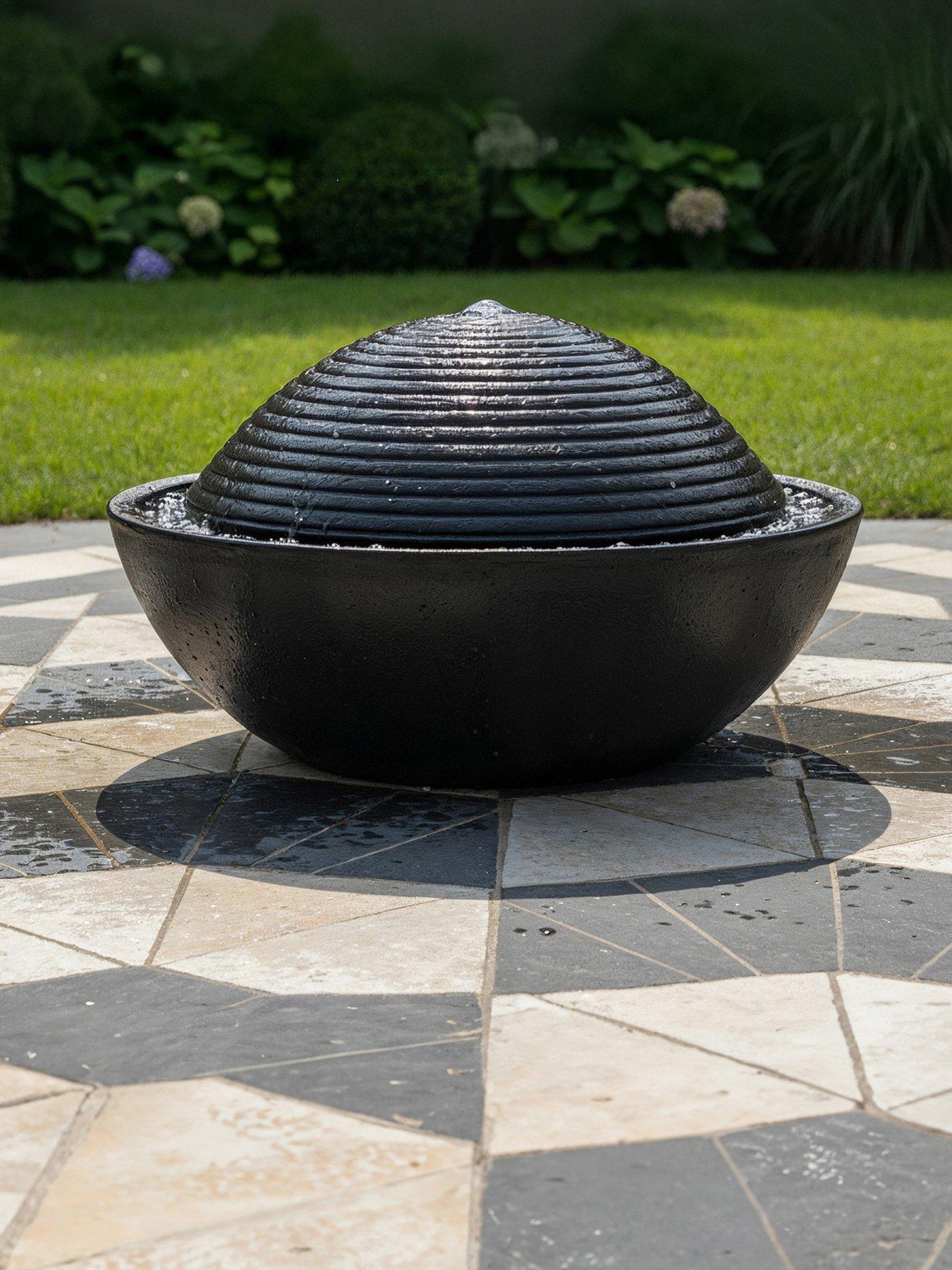 streetwize-flowing-water-solar-fountainfront