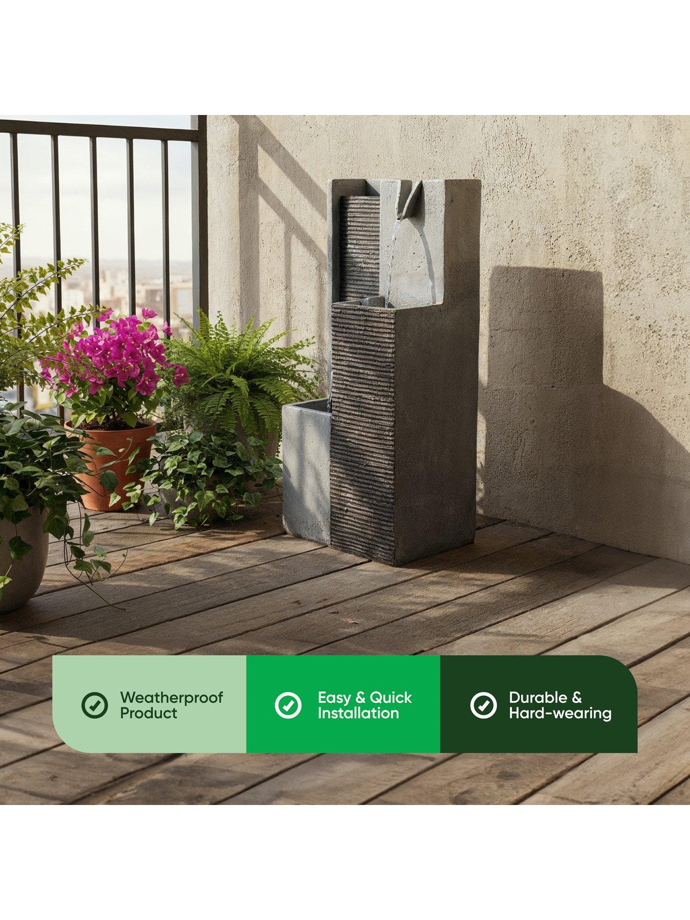streetwize-trickle-solar-powered-water-fountainoutfit