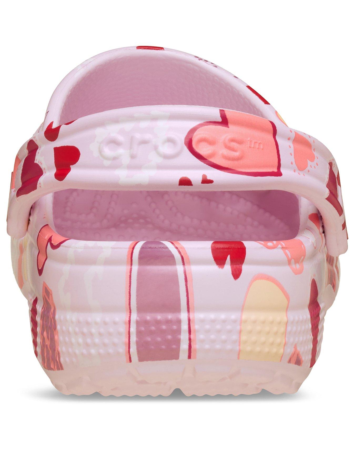 crocs-classic-vday-clog-kback