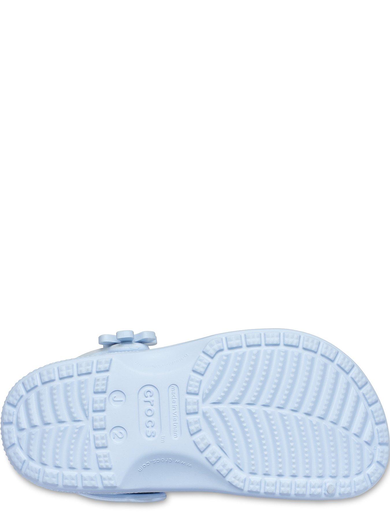 crocs-kids-classic-pearl-shine-clog-bluedetail
