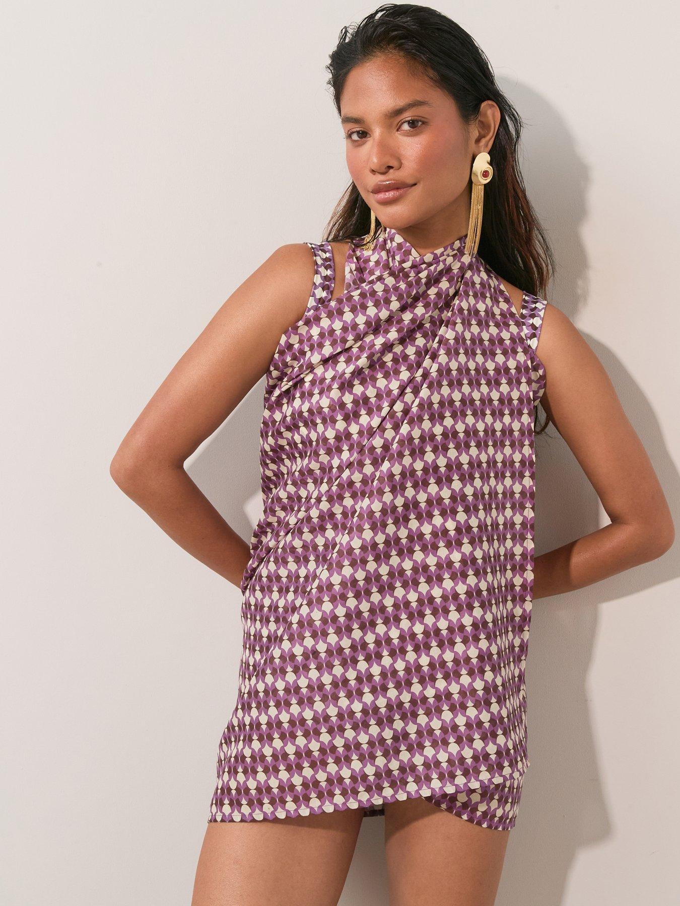 Image 4 of 6 of The Very Collection Geo Printed Sarong - Multi