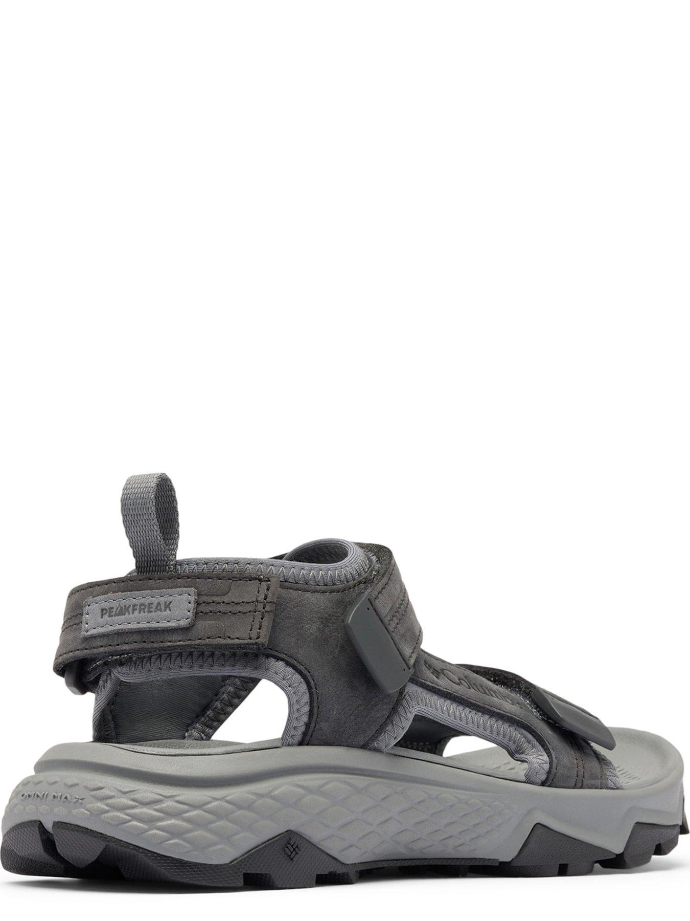 columbia-peakfreak-rush-sandal-blackoutfit