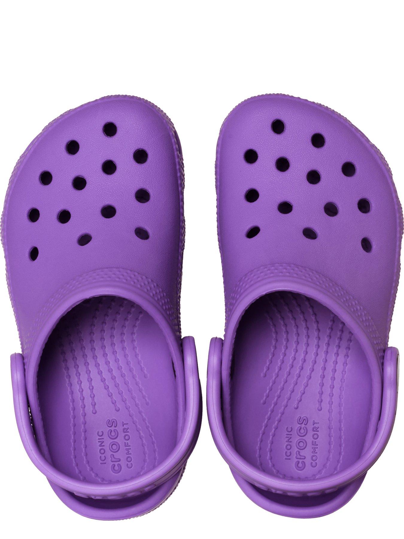 crocs-kids-classic-clog-purpleoutfit