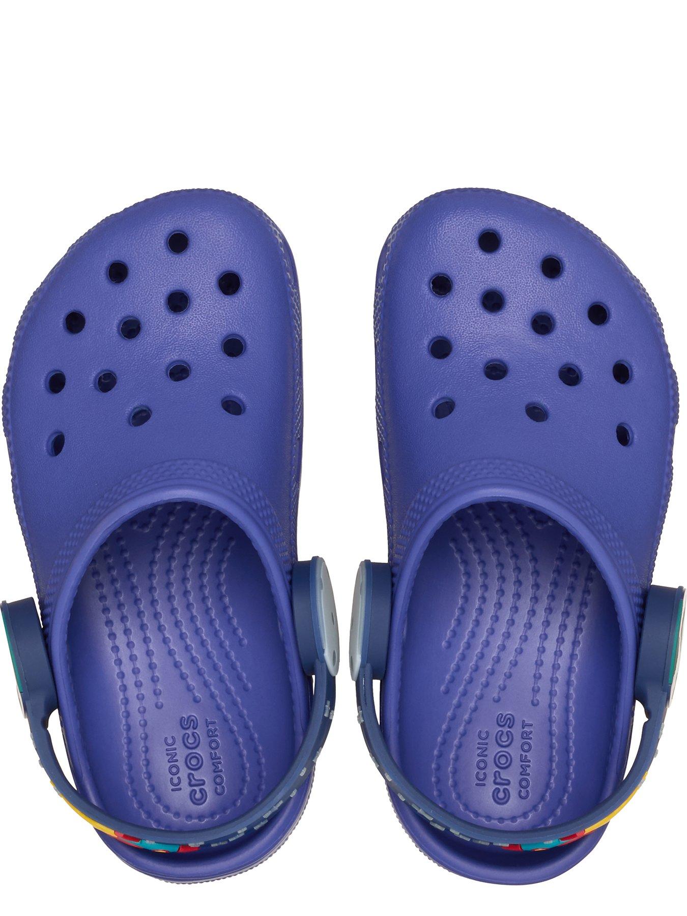 crocs-toddler-imagination-lights-clog-sapphire-blueoutfit