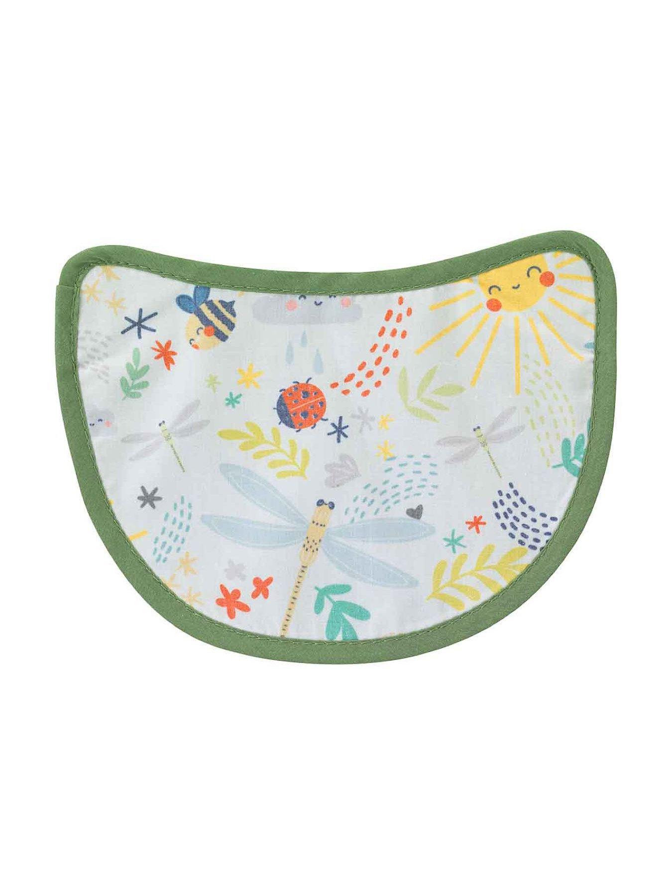 infantino-swift-classic-with-bib-carrier-olive-greenoutfit