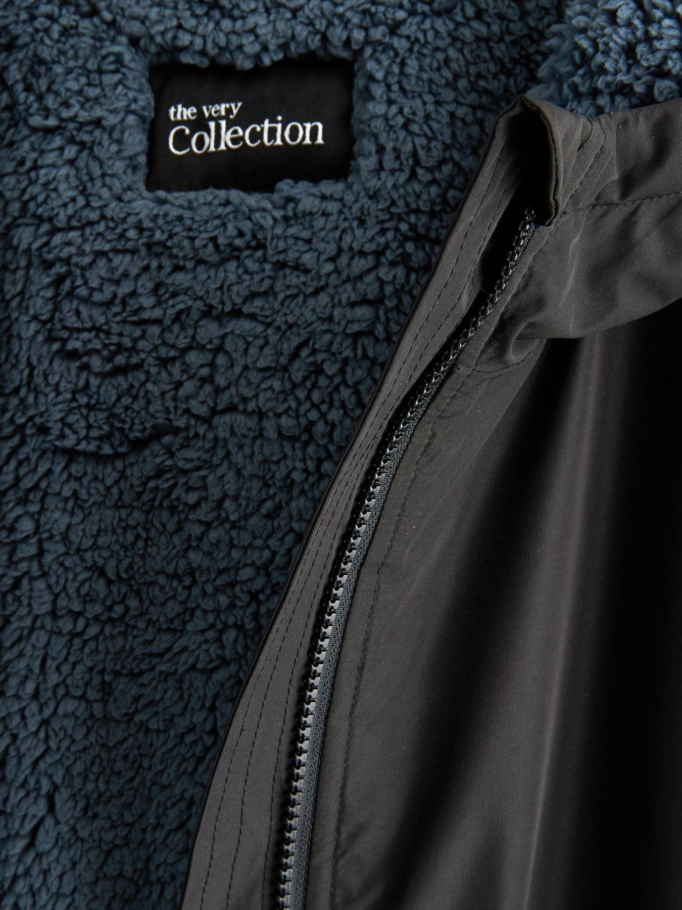 Image 6 of 6 of The Very Collection Boys Changing Outdoor Robe (3-13 years) - Black