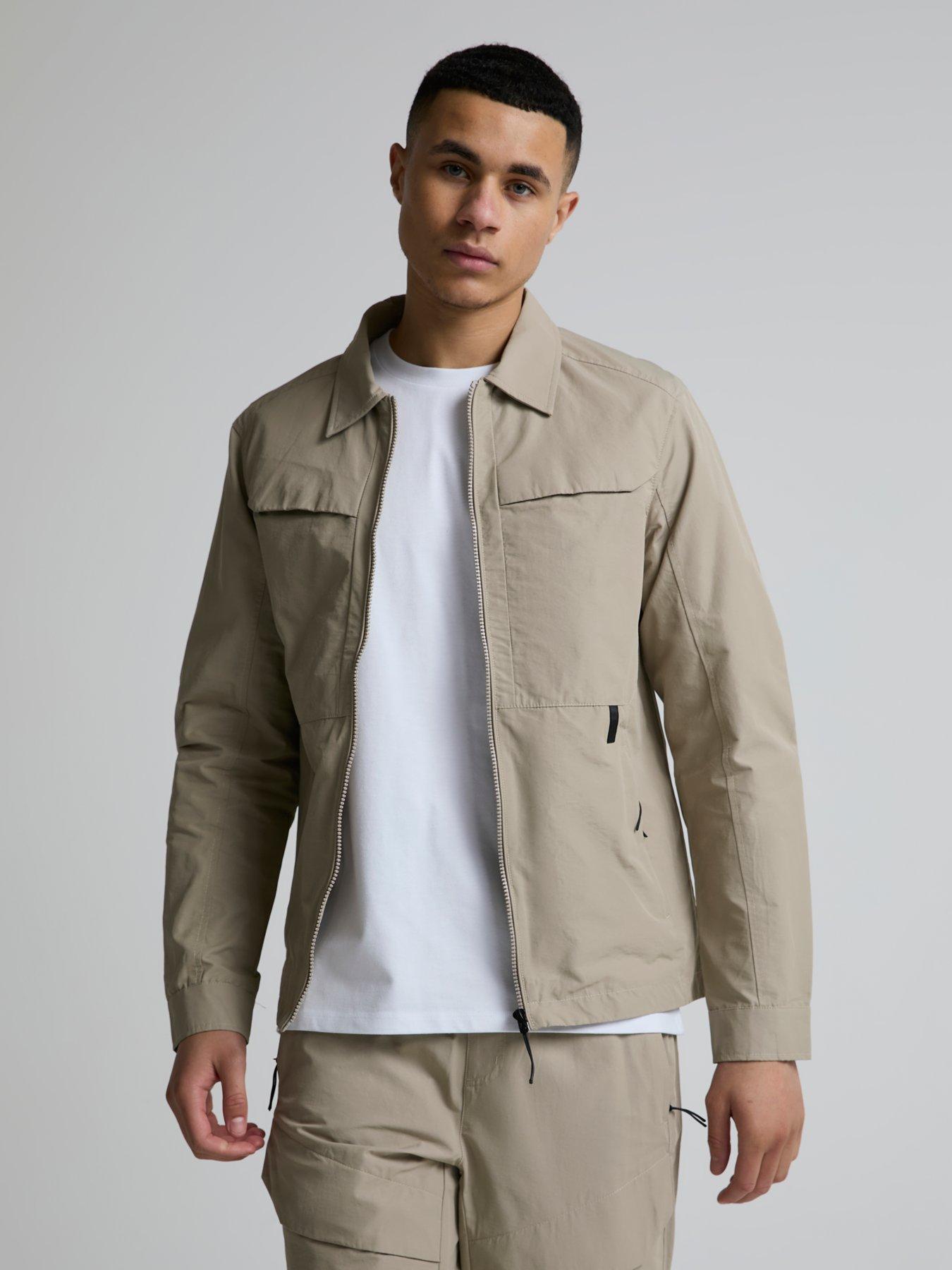 alessandro-zavetti-flotiro-tech-woven-overshirt-beigeoutfit