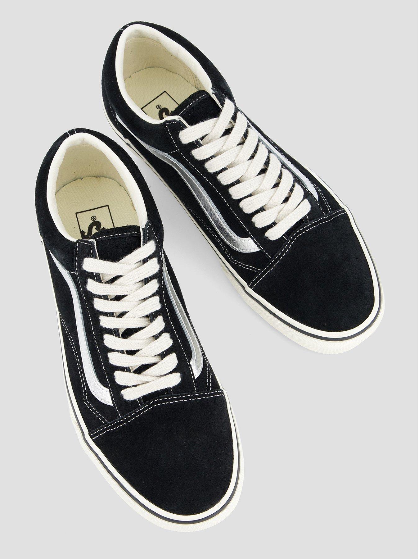 Image 3 of 7 of Vans Unisex Old Skool Trainers&nbsp;- Black
