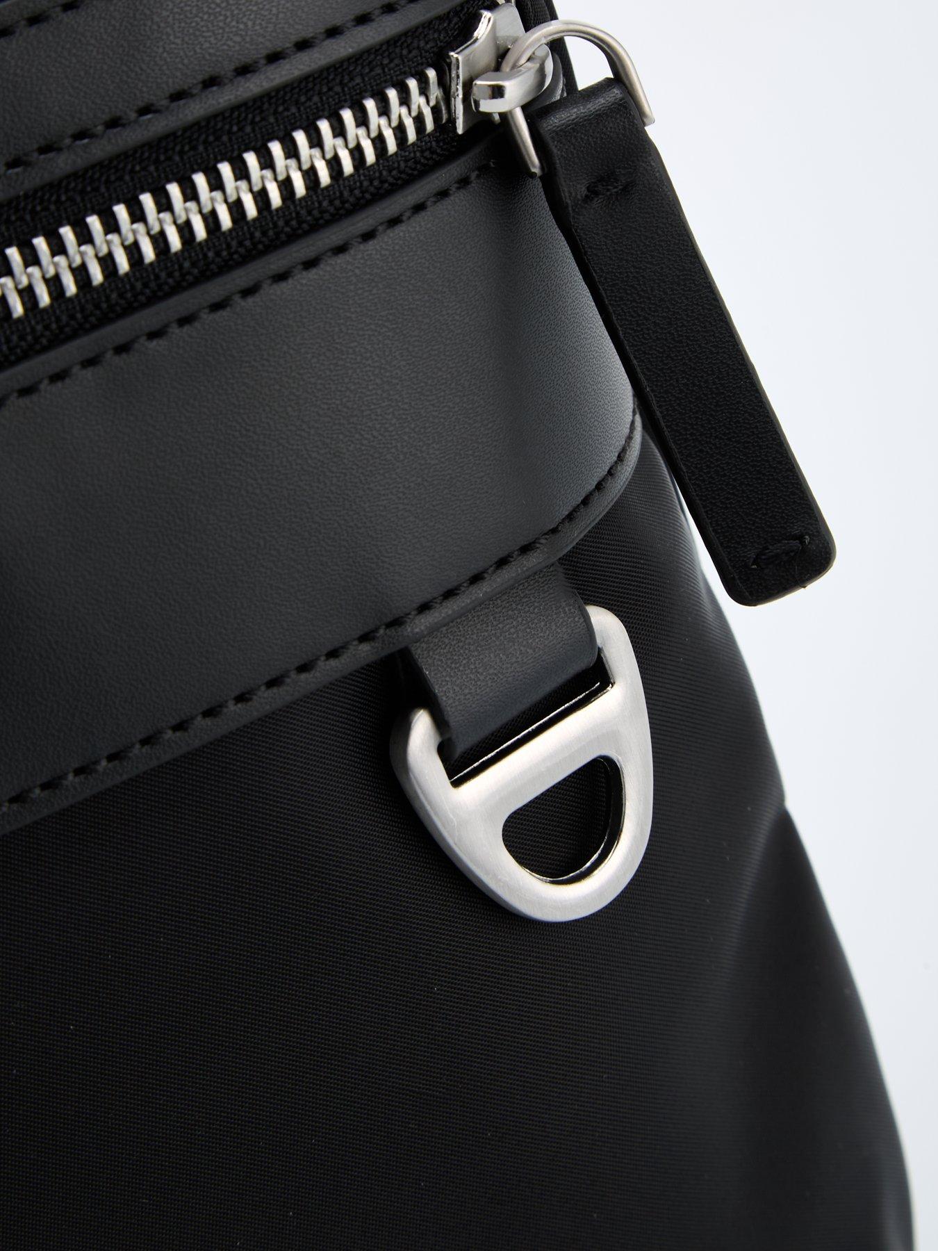 armani-exchange-las-vegas-flat-crossbody-bag-blackdetail