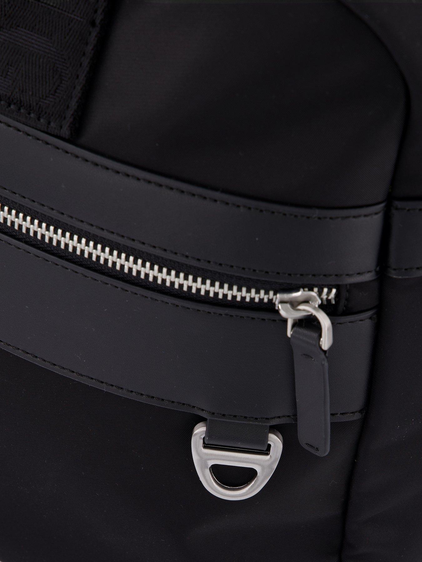 armani-exchange-las-vegas-duffle-bag-blackoutfit