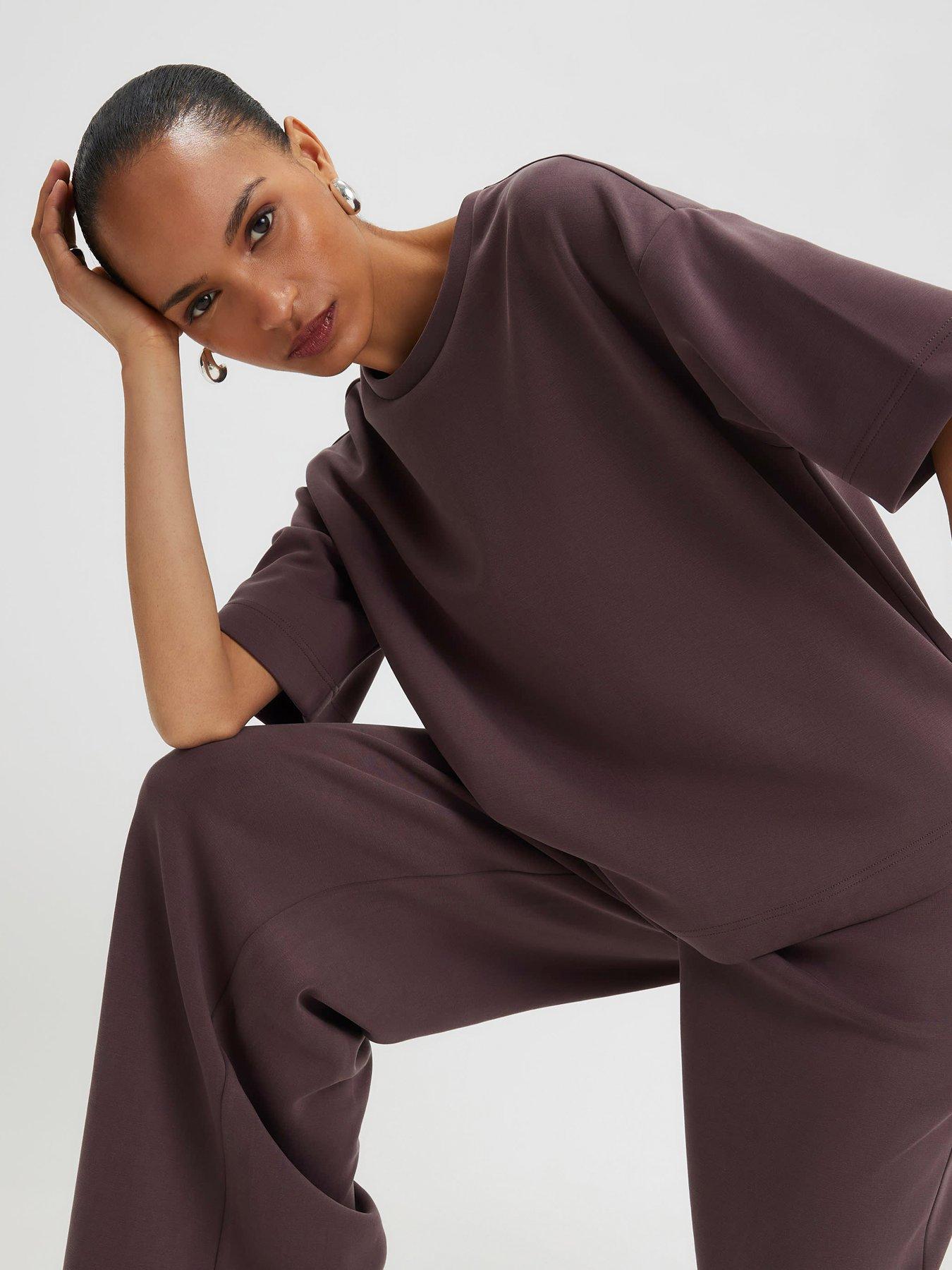 river-island-short-sleeve-premium-neo-swash-boxy-tee-brownoutfit