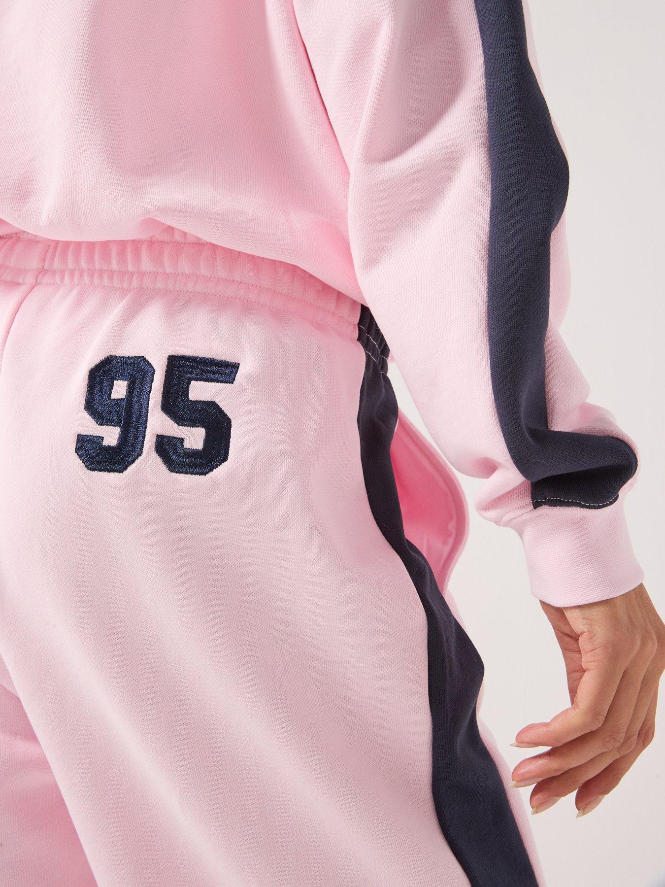 juicy-couture-college-crest-cuffed-trackpantsdetail