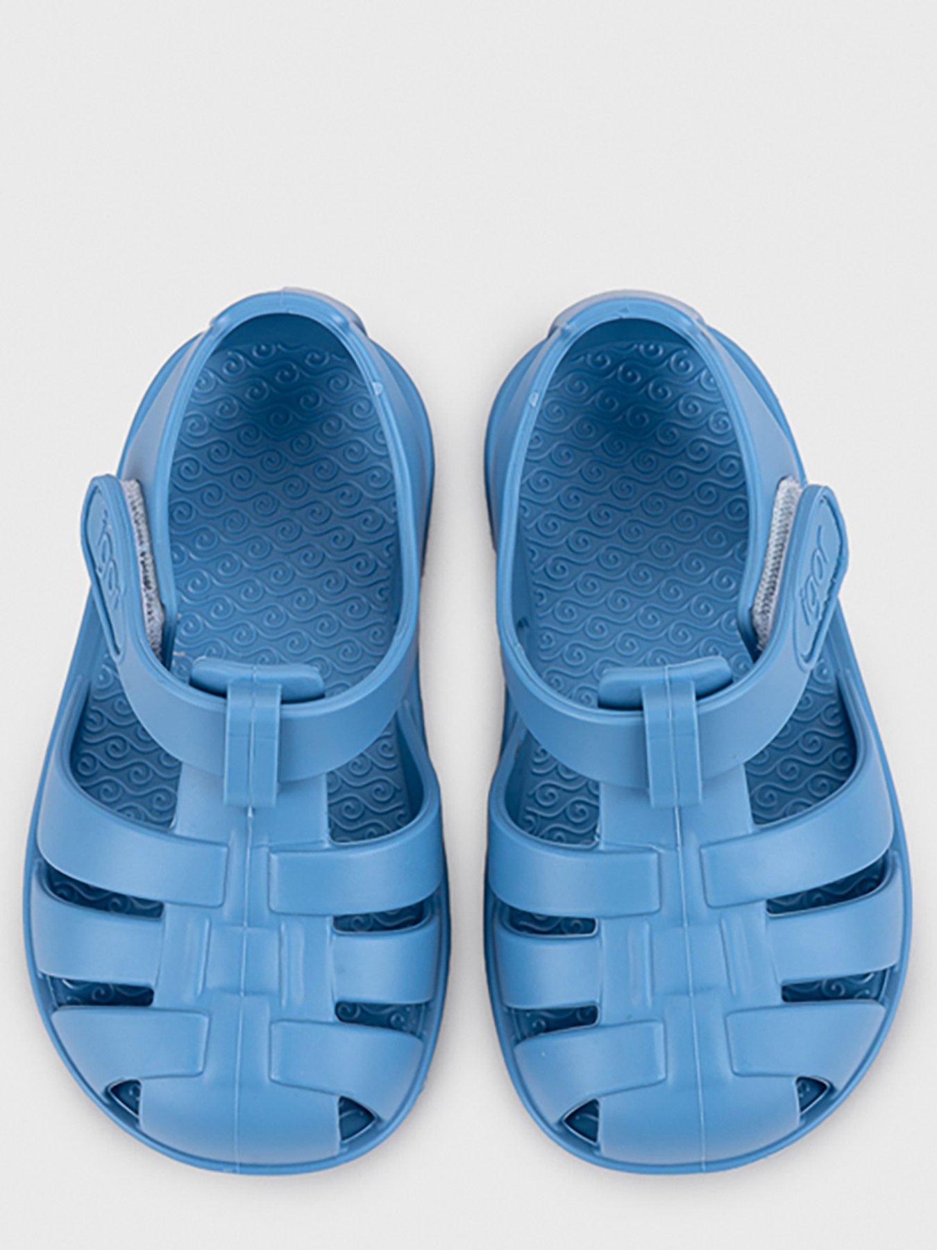 igor-nemo-solid-sandal-blueoutfit