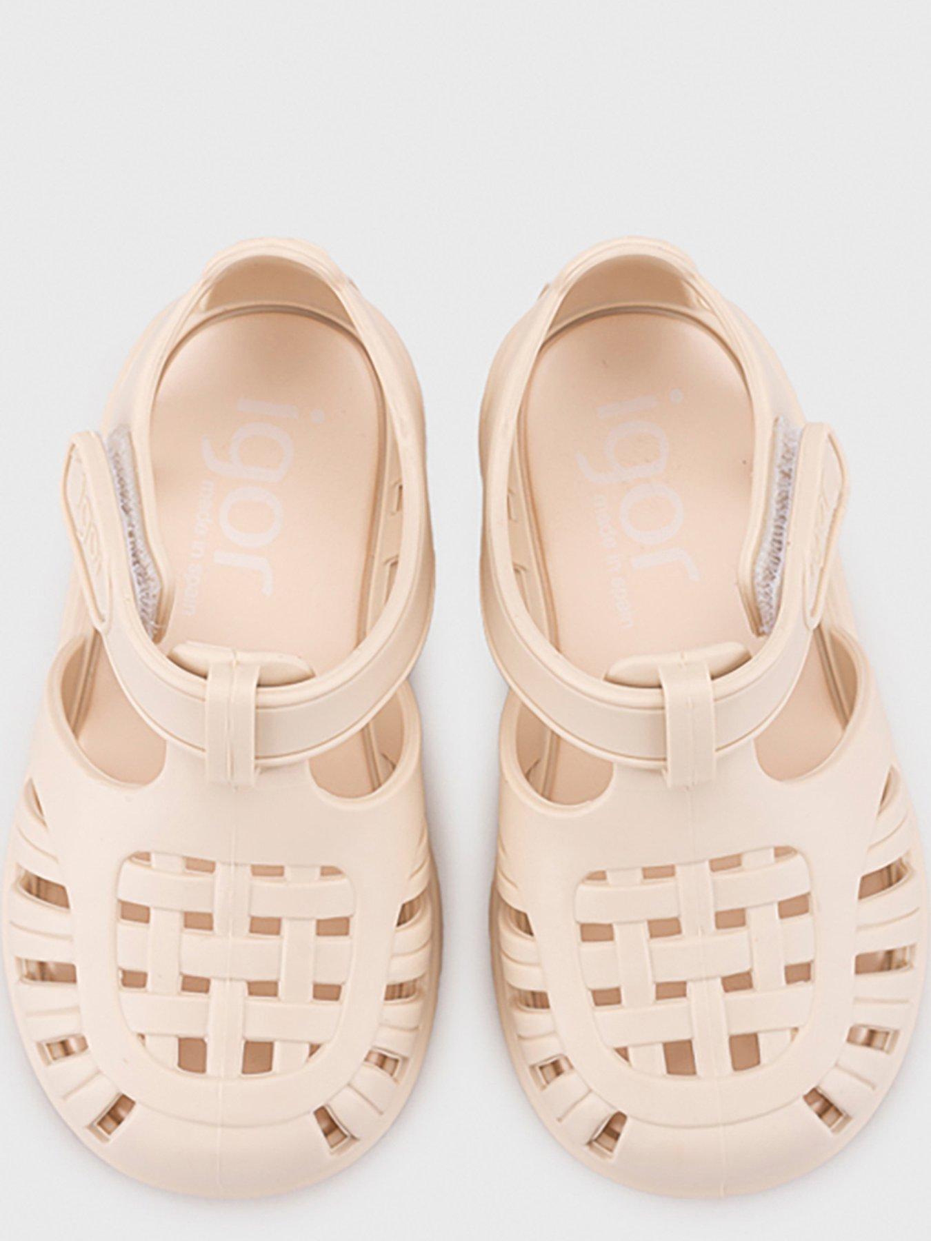 igor-tobby-solid-sandal-beigeoutfit